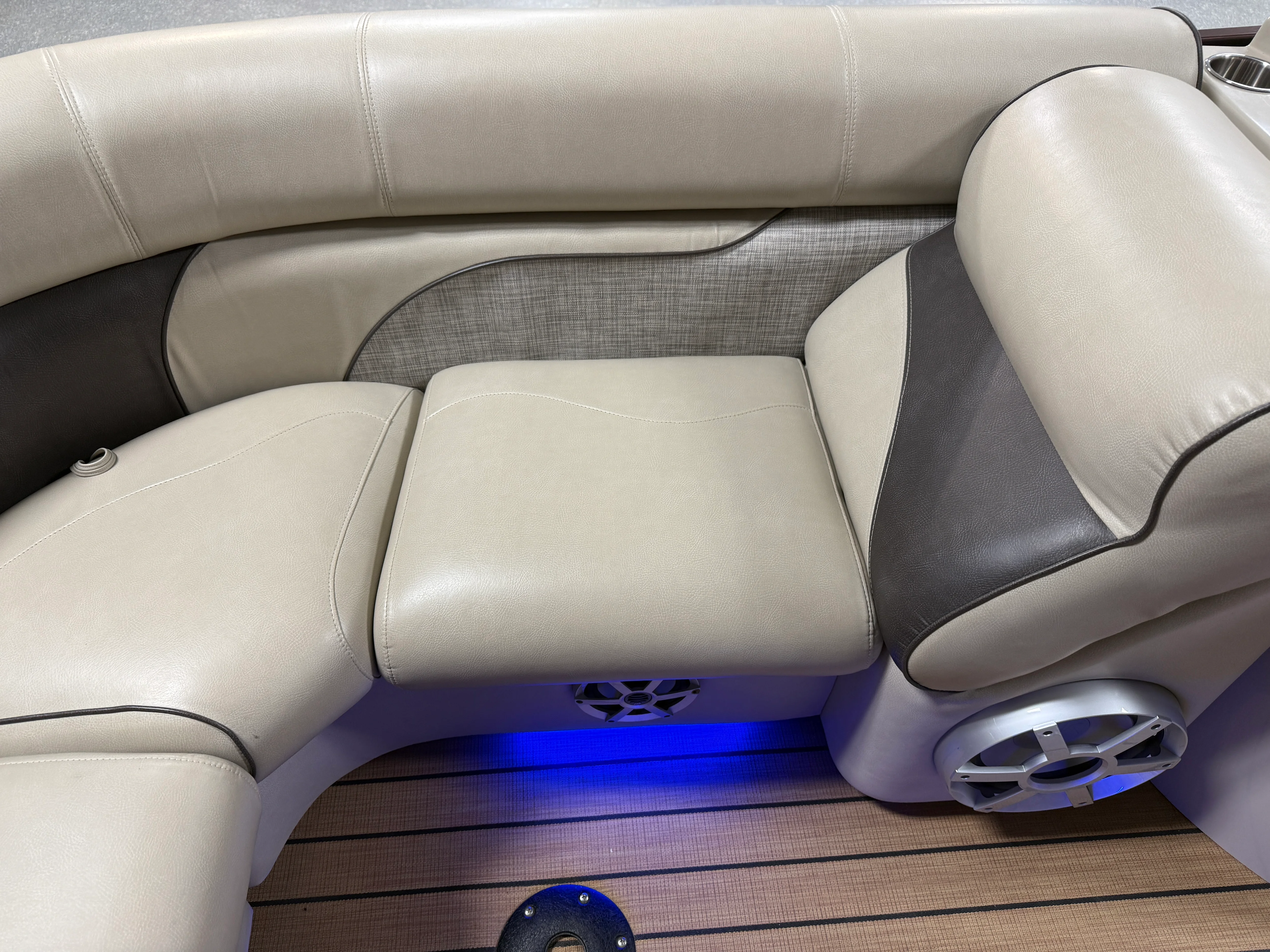 2018 Premier 230 SOLARIS Image Thumbnail #88