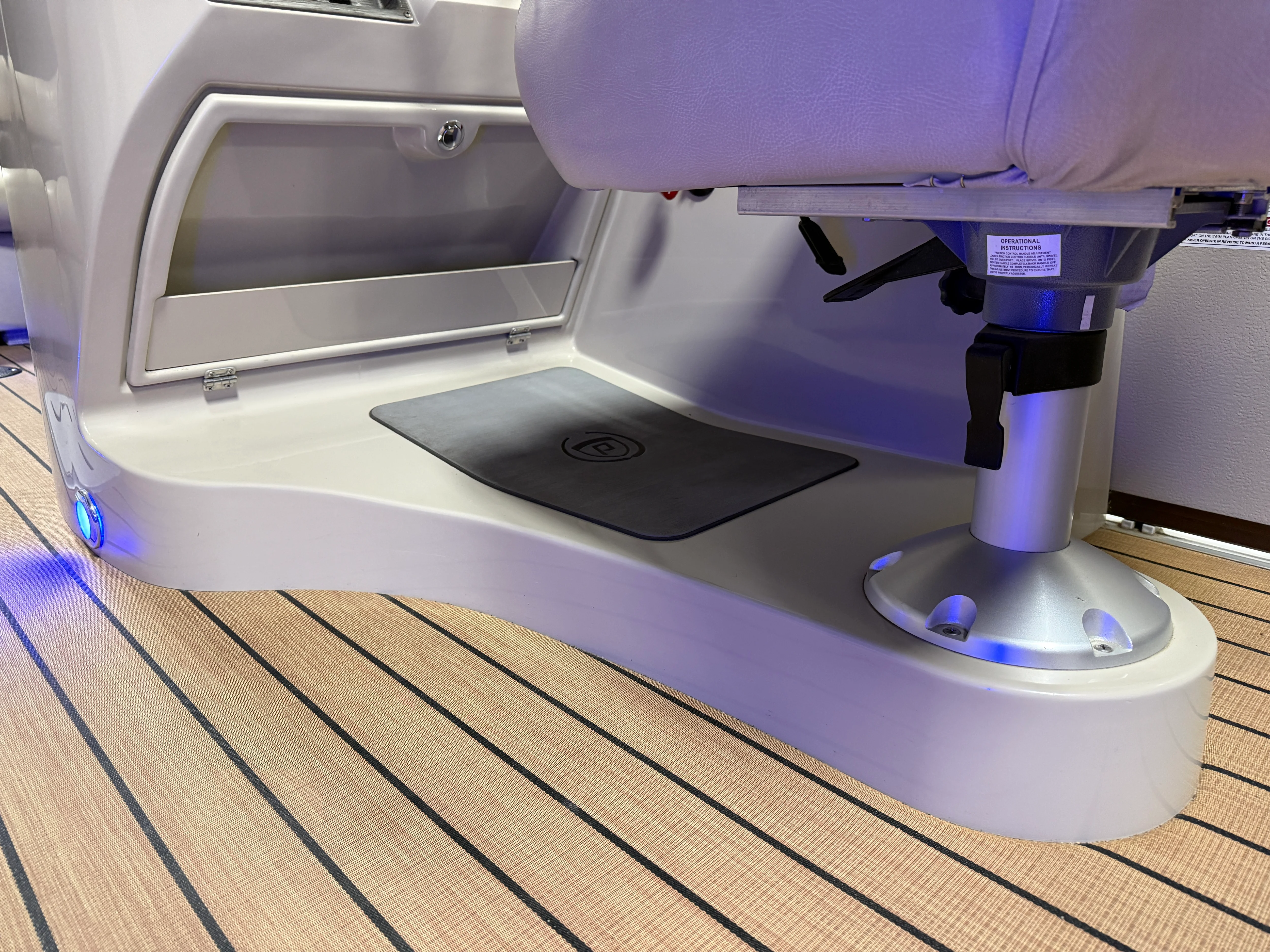 2018 Premier 230 SOLARIS Image Thumbnail #60