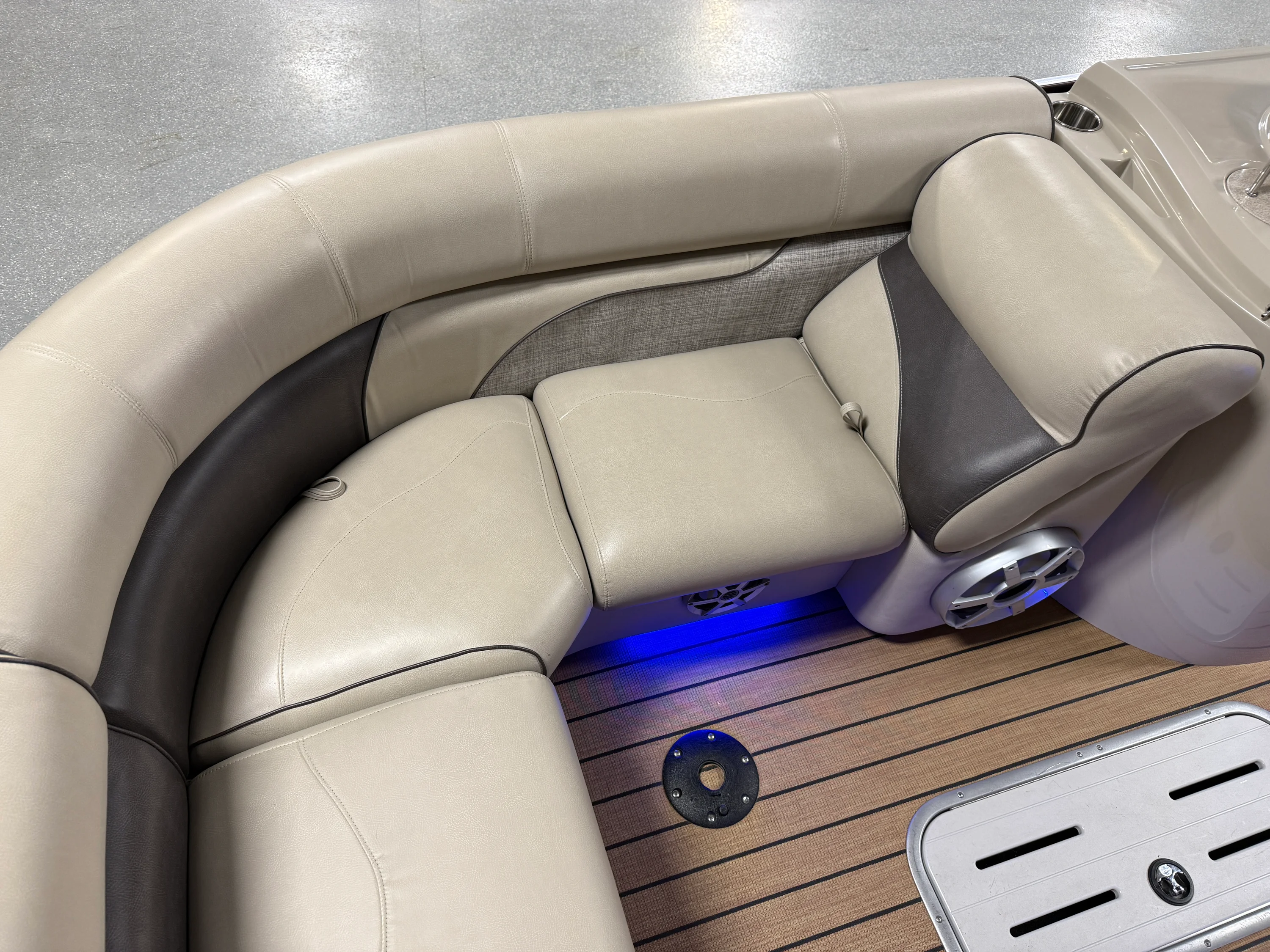 2018 Premier 230 SOLARIS Image Thumbnail #85