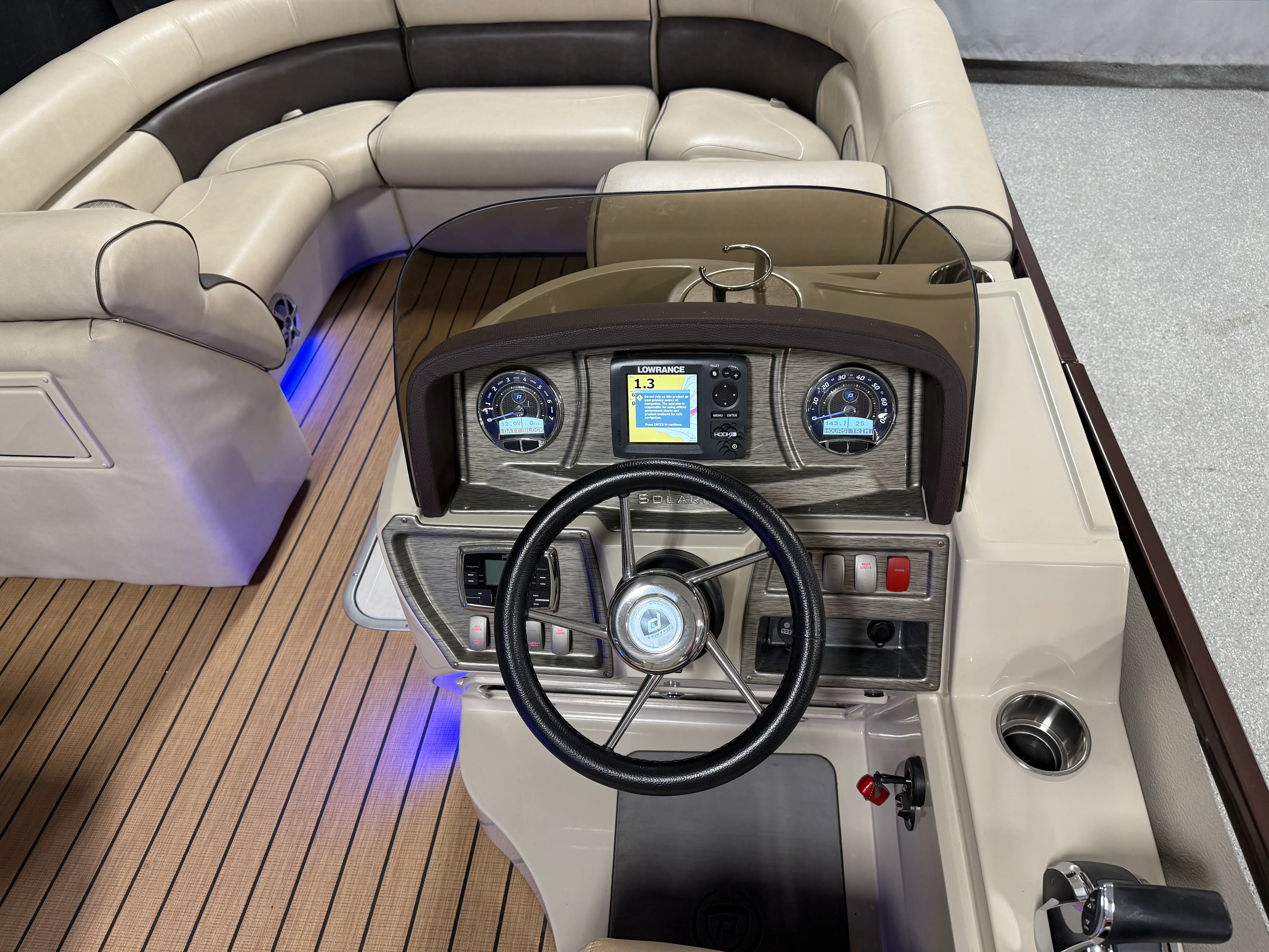 2018 Premier 230 SOLARIS Image Thumbnail #62