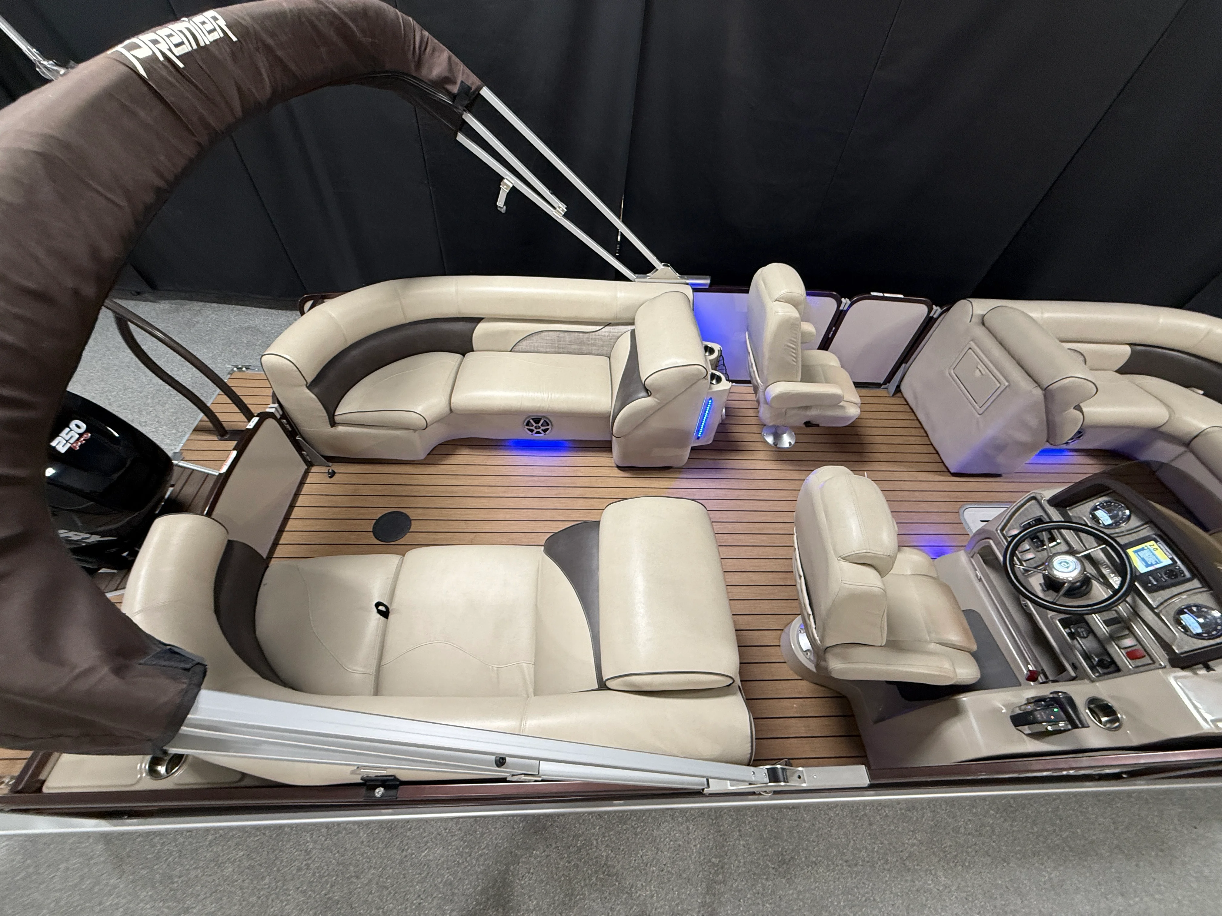 2018 Premier 230 SOLARIS Image Thumbnail #6