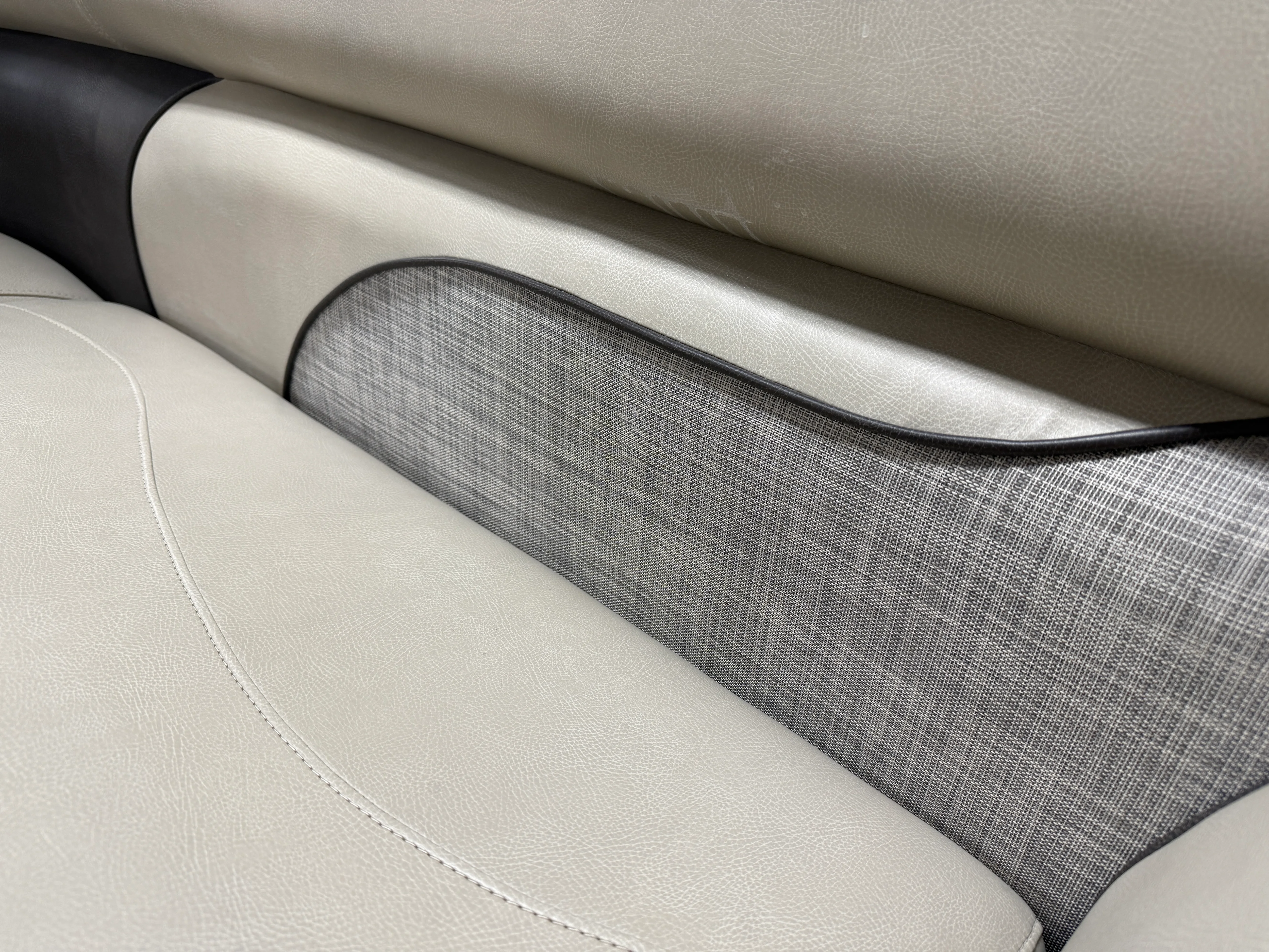 2018 Premier 230 SOLARIS Image Thumbnail #34