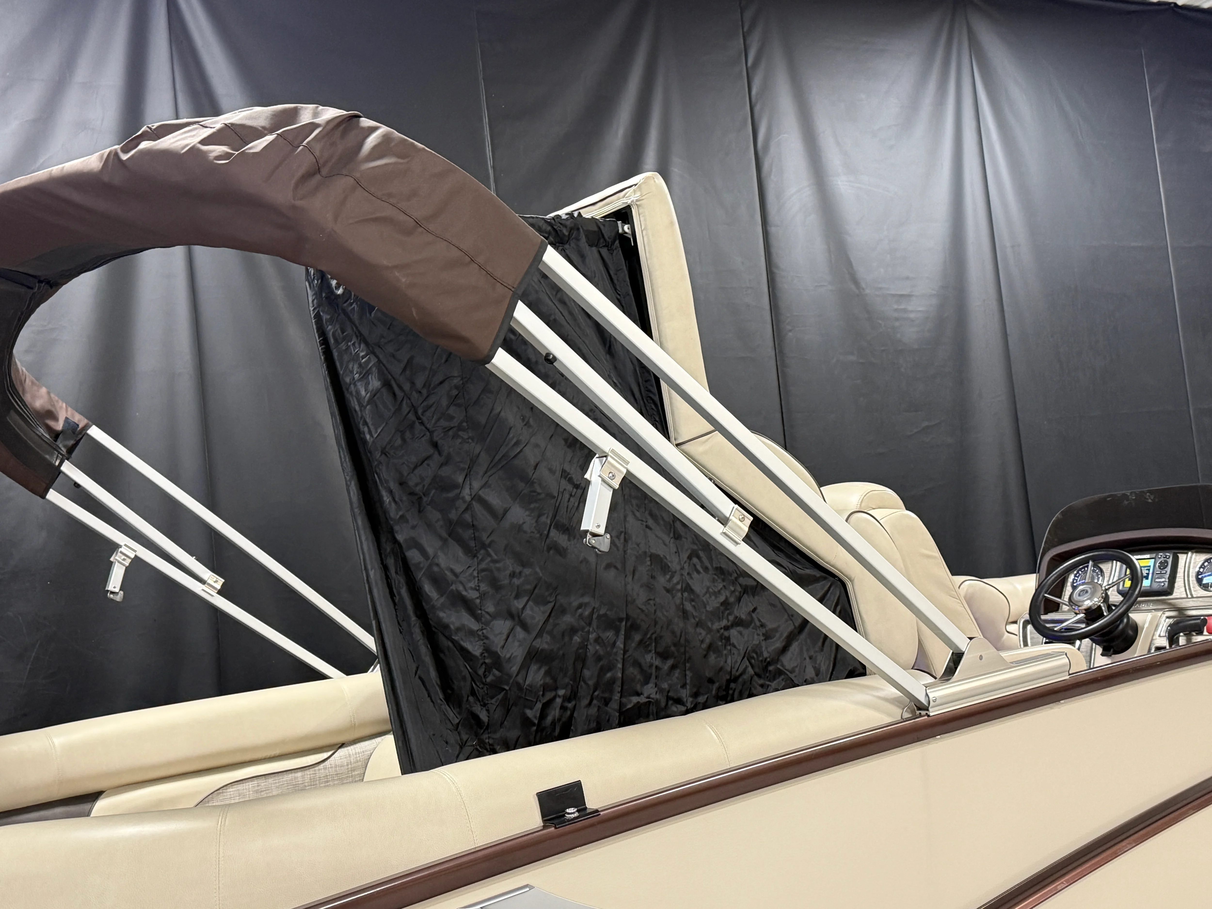 2018 Premier 230 SOLARIS Image Thumbnail #40