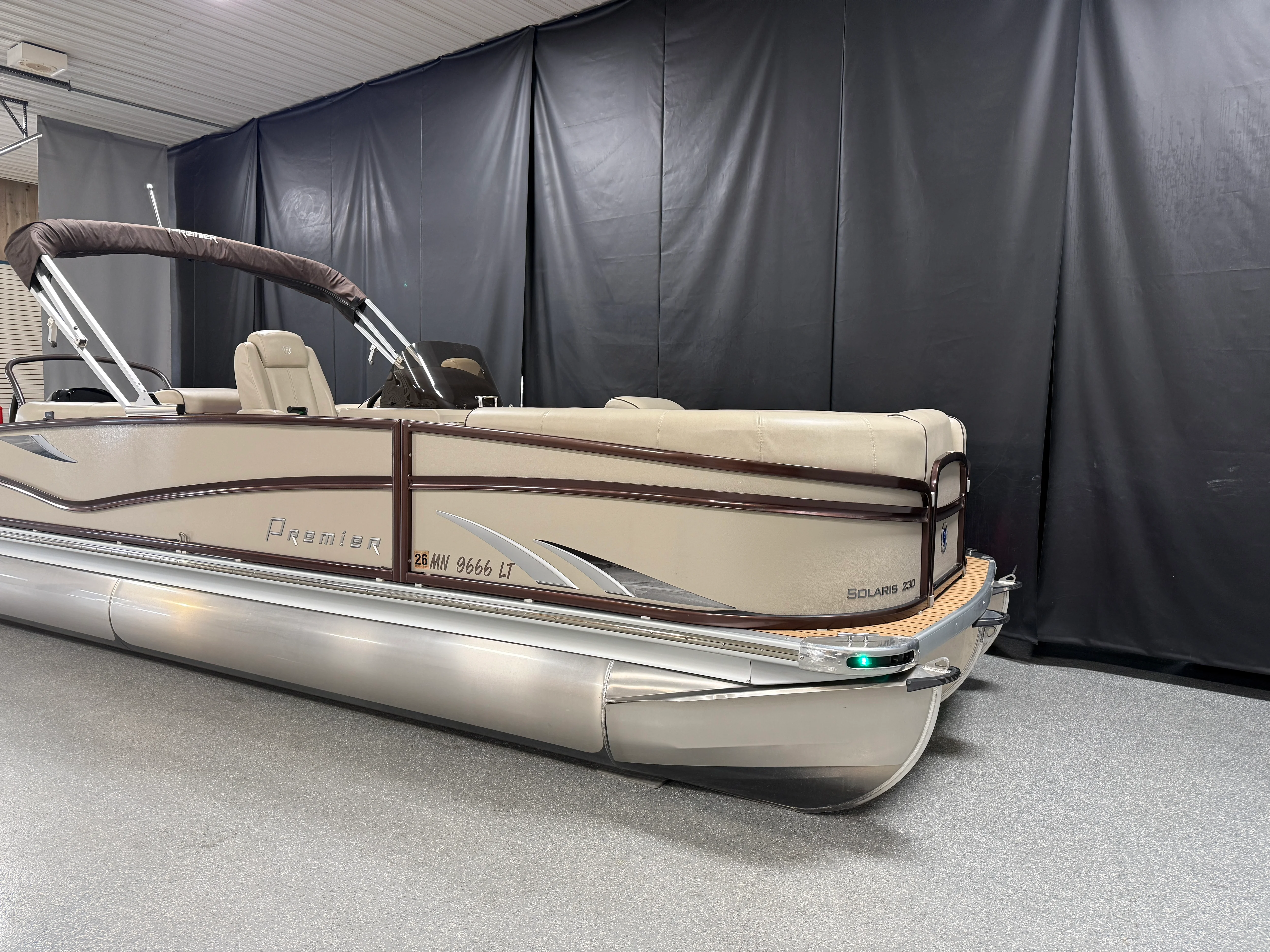 2018 Premier 230 SOLARIS Image Thumbnail #3