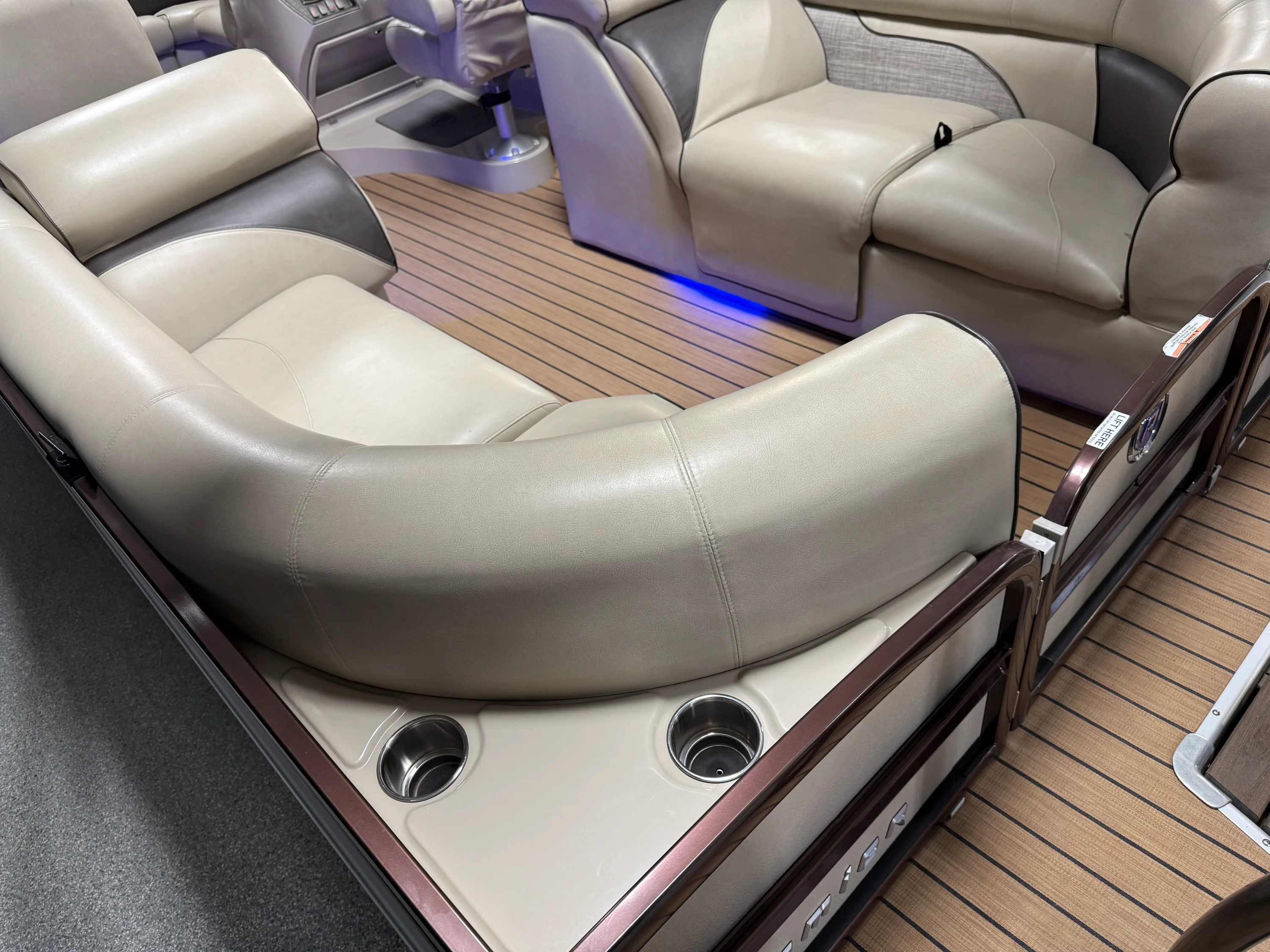 2018 Premier 230 SOLARIS Image Thumbnail #27