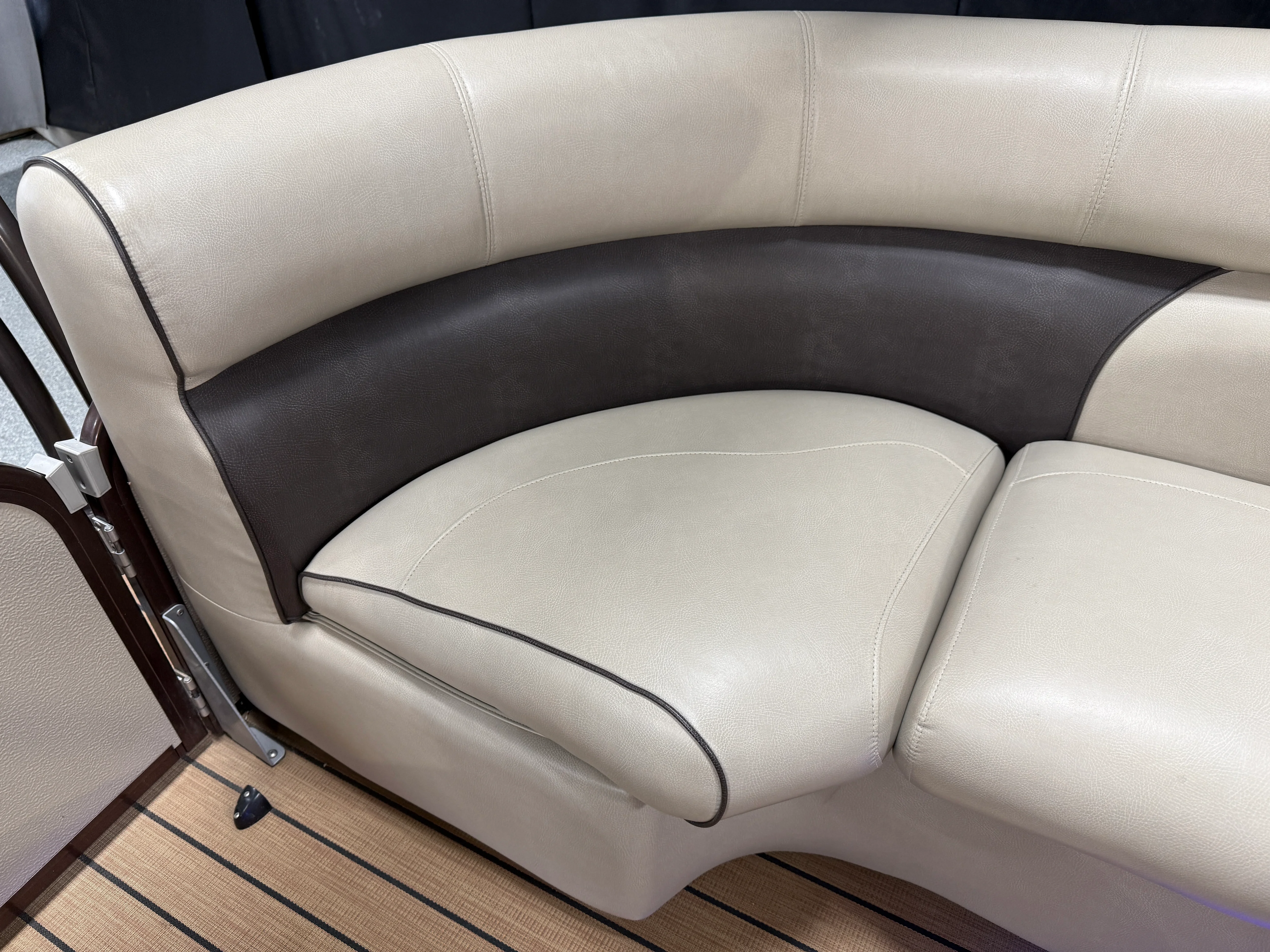 2018 Premier 230 SOLARIS Image Thumbnail #29