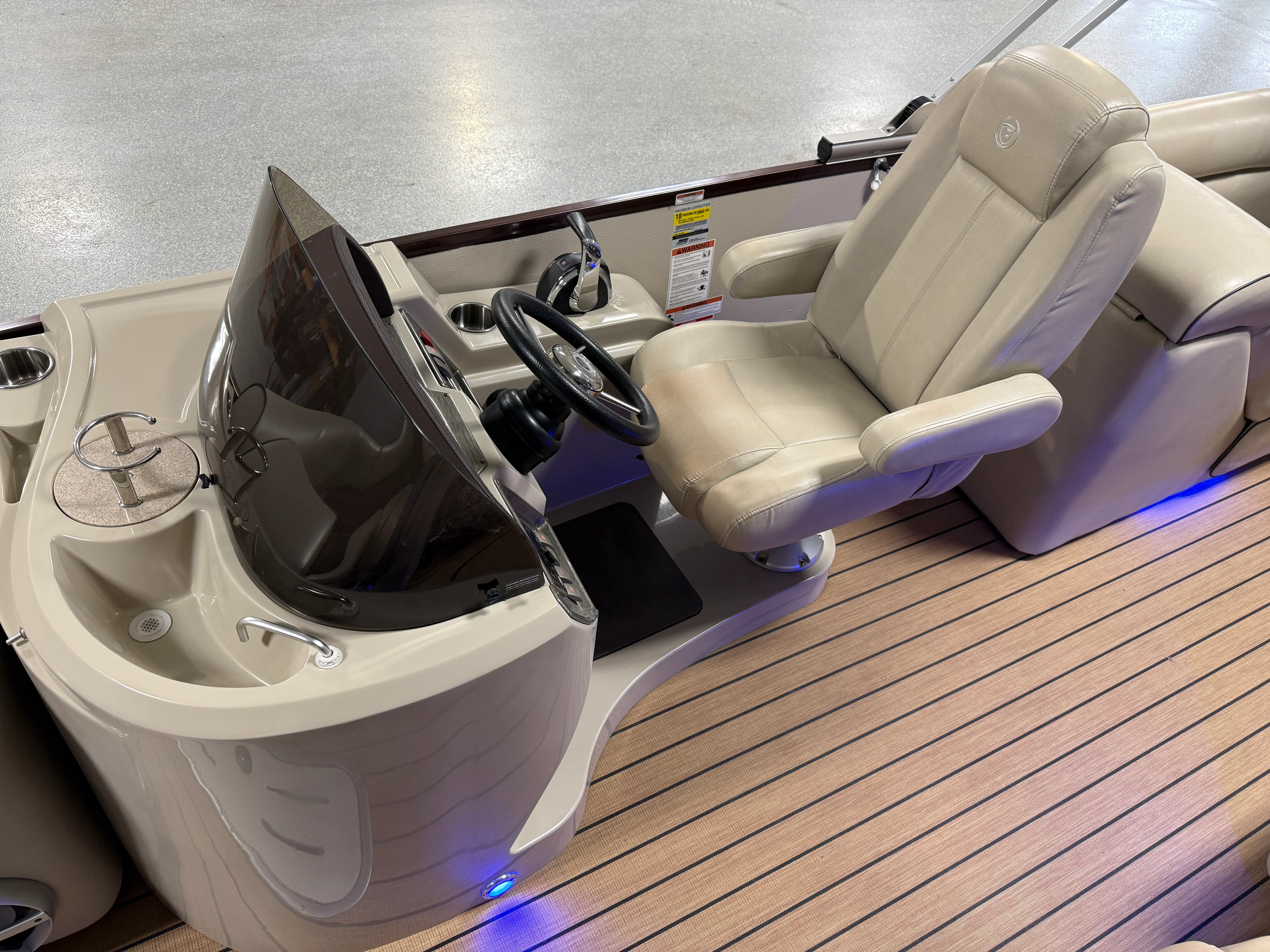 2018 Premier 230 SOLARIS Image Thumbnail #53