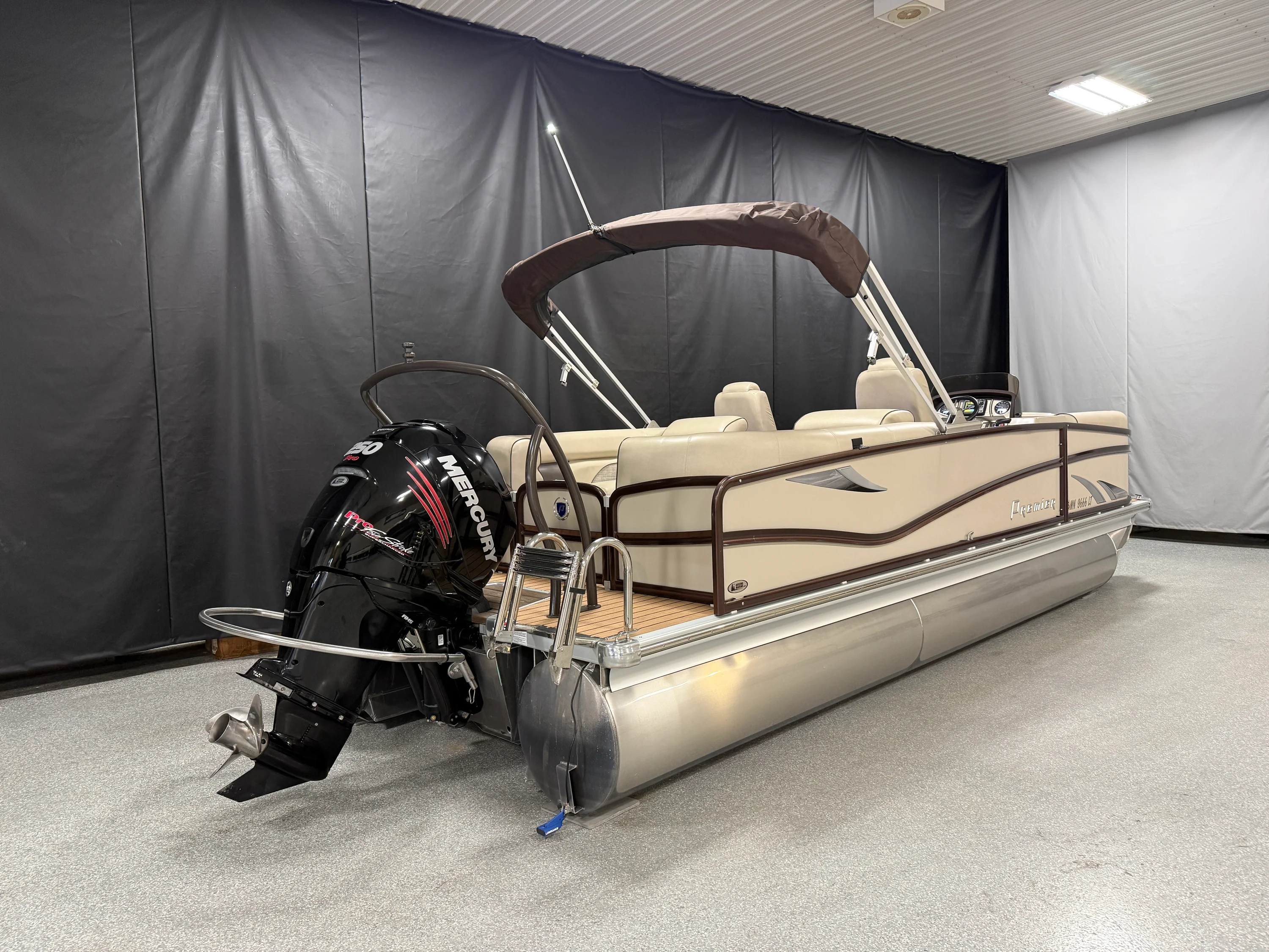 2018 Premier 230 SOLARIS Image Thumbnail #2