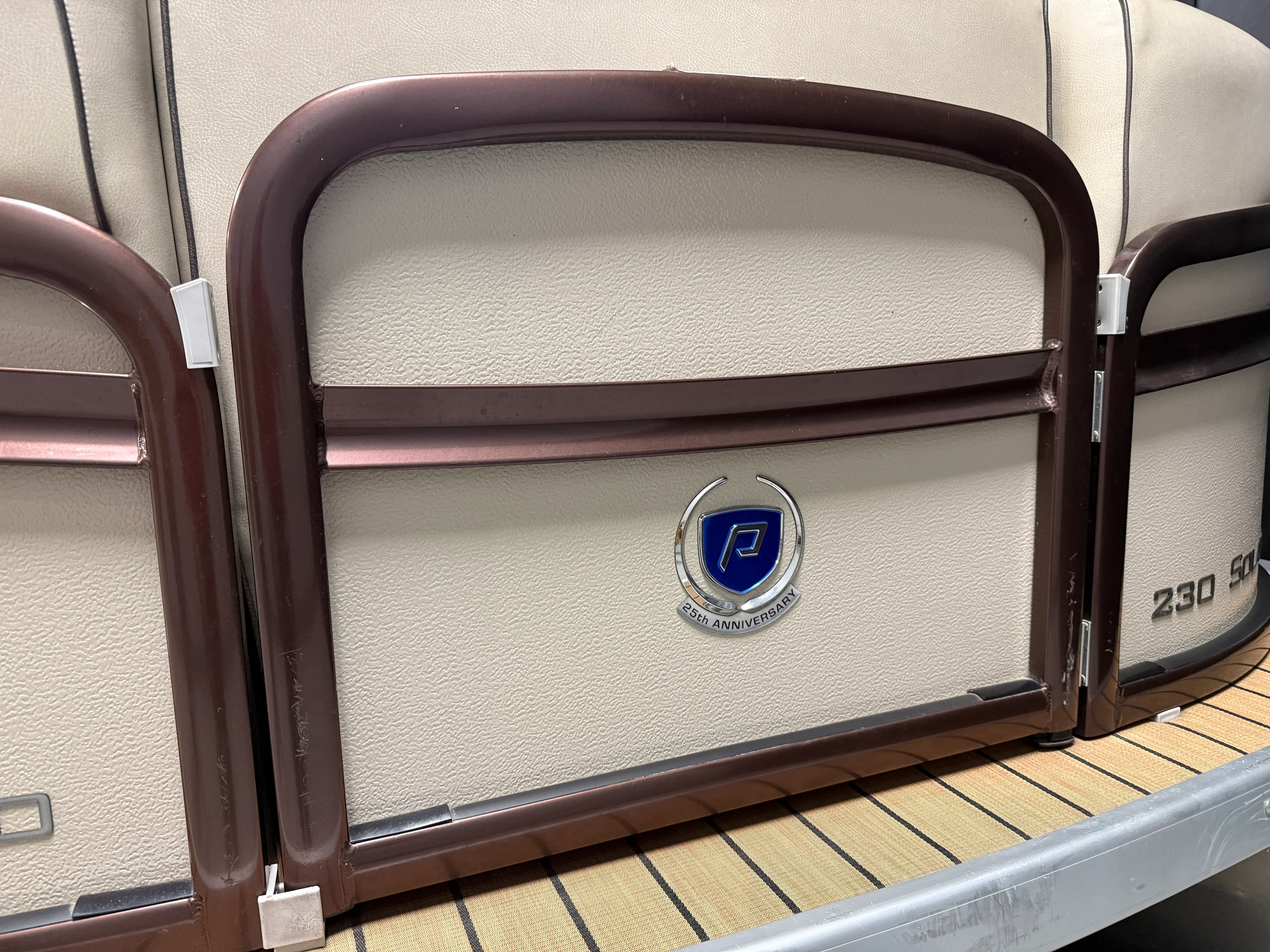 2018 Premier 230 SOLARIS Image Thumbnail #10