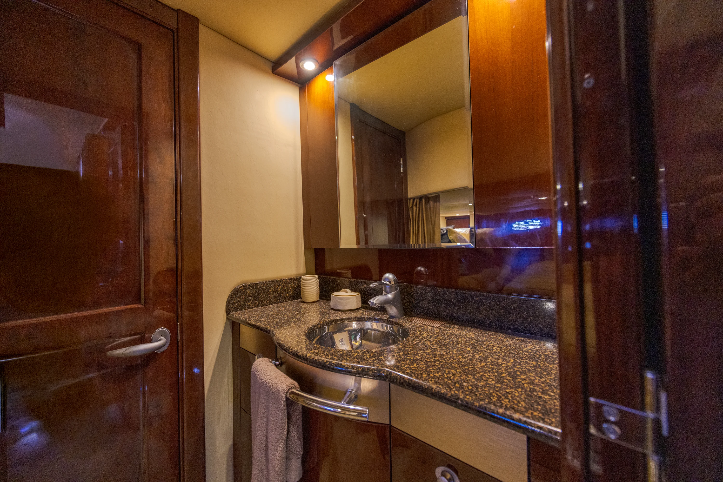 2007 Sea Ray 48 Sundancer Image Thumbnail #32