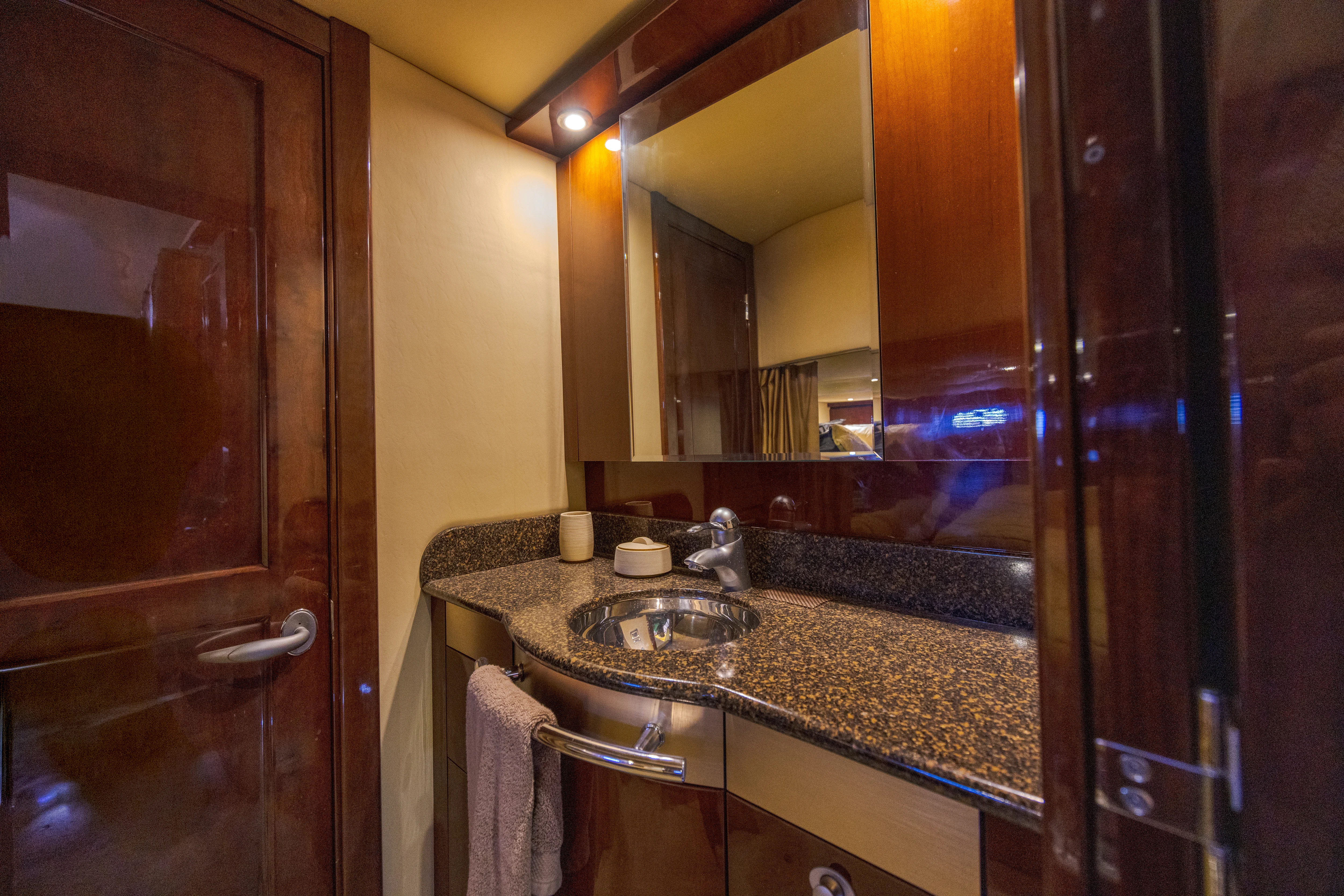 2007 Sea Ray 48 Sundancer Image Thumbnail #32