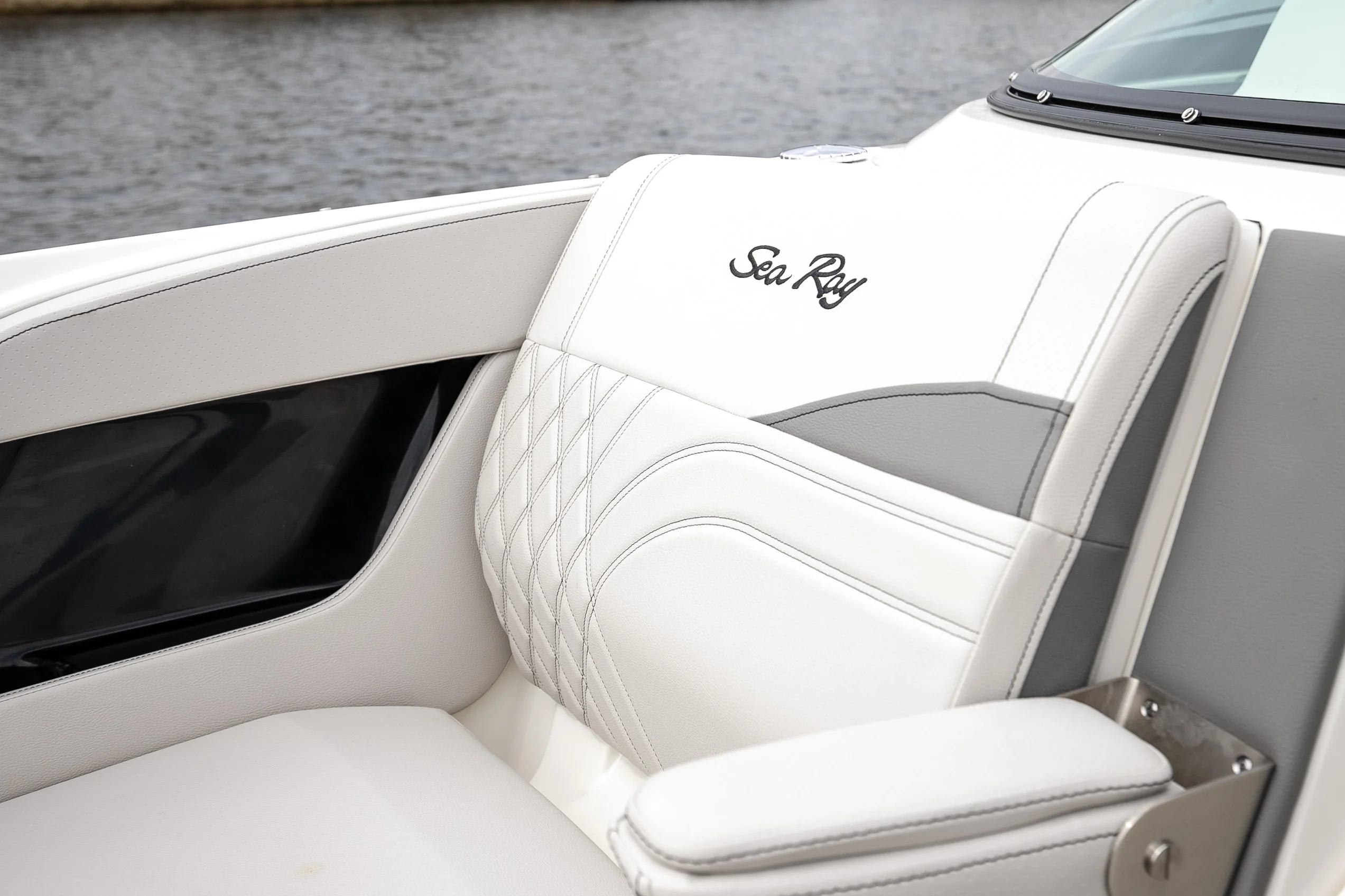 2026 Sea Ray SLX 280 Outboard Image Thumbnail #60