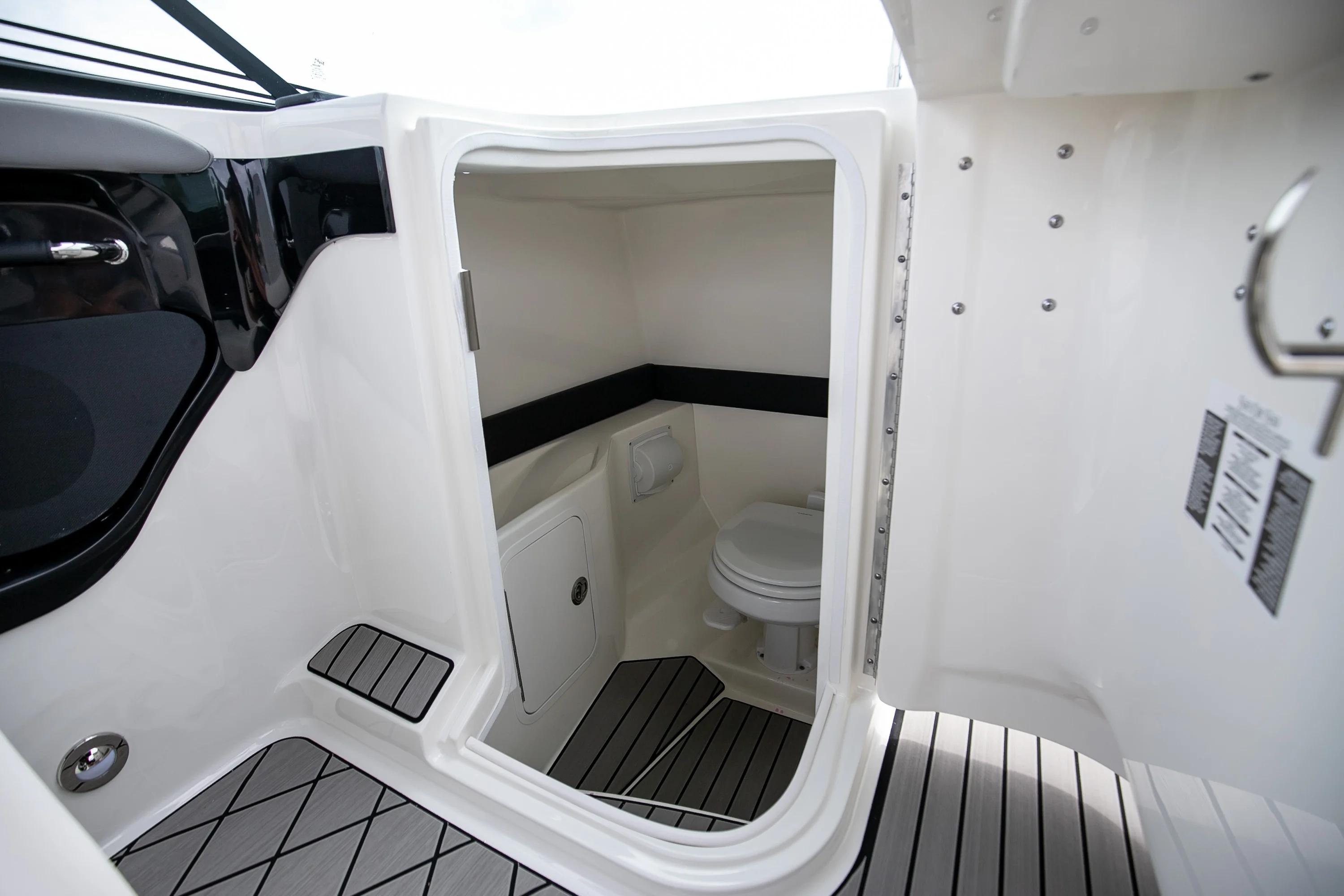 2026 Sea Ray SLX 280 Outboard Image Thumbnail #43