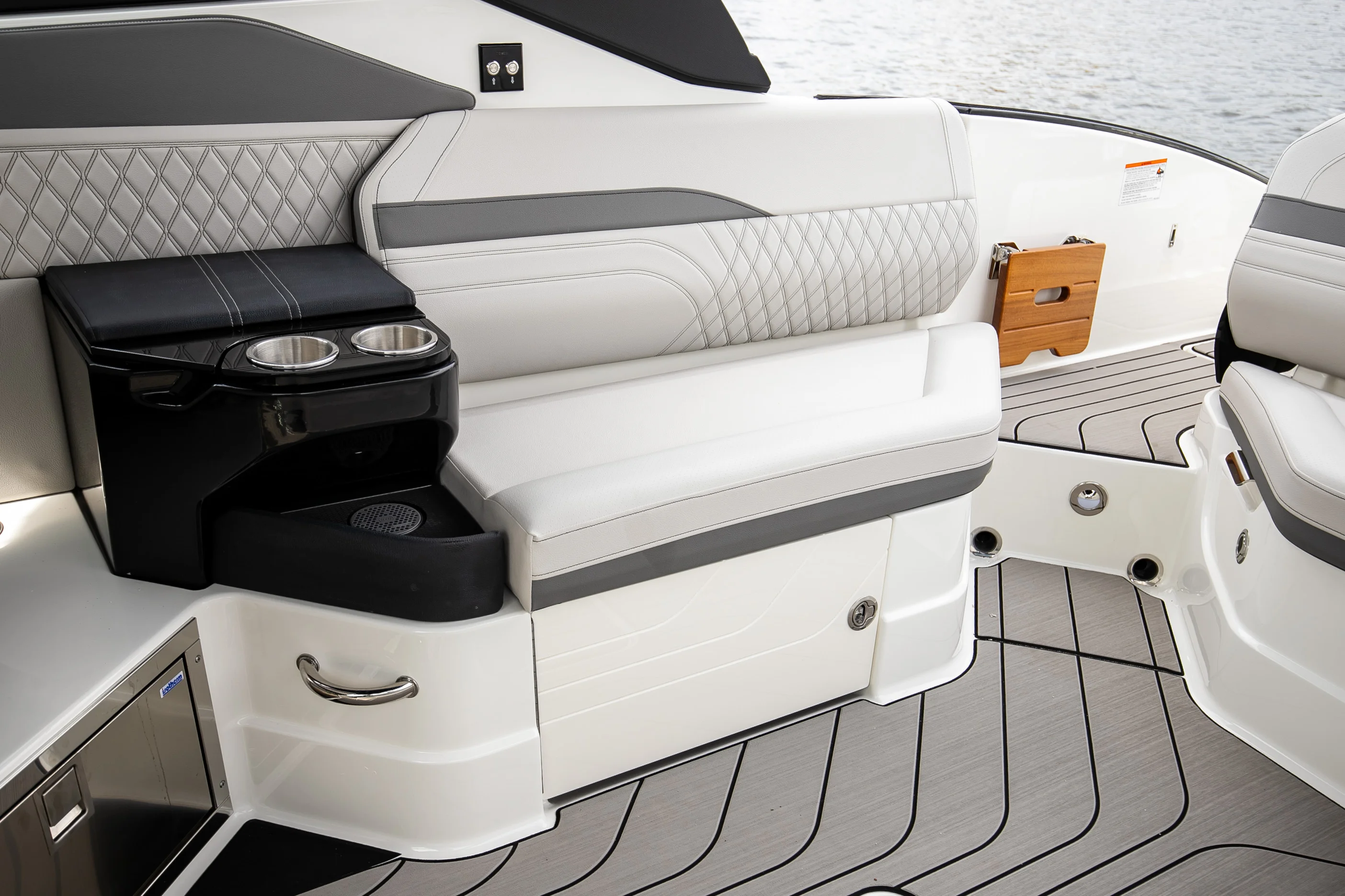 2026 Sea Ray SLX 280 Outboard Image Thumbnail #34