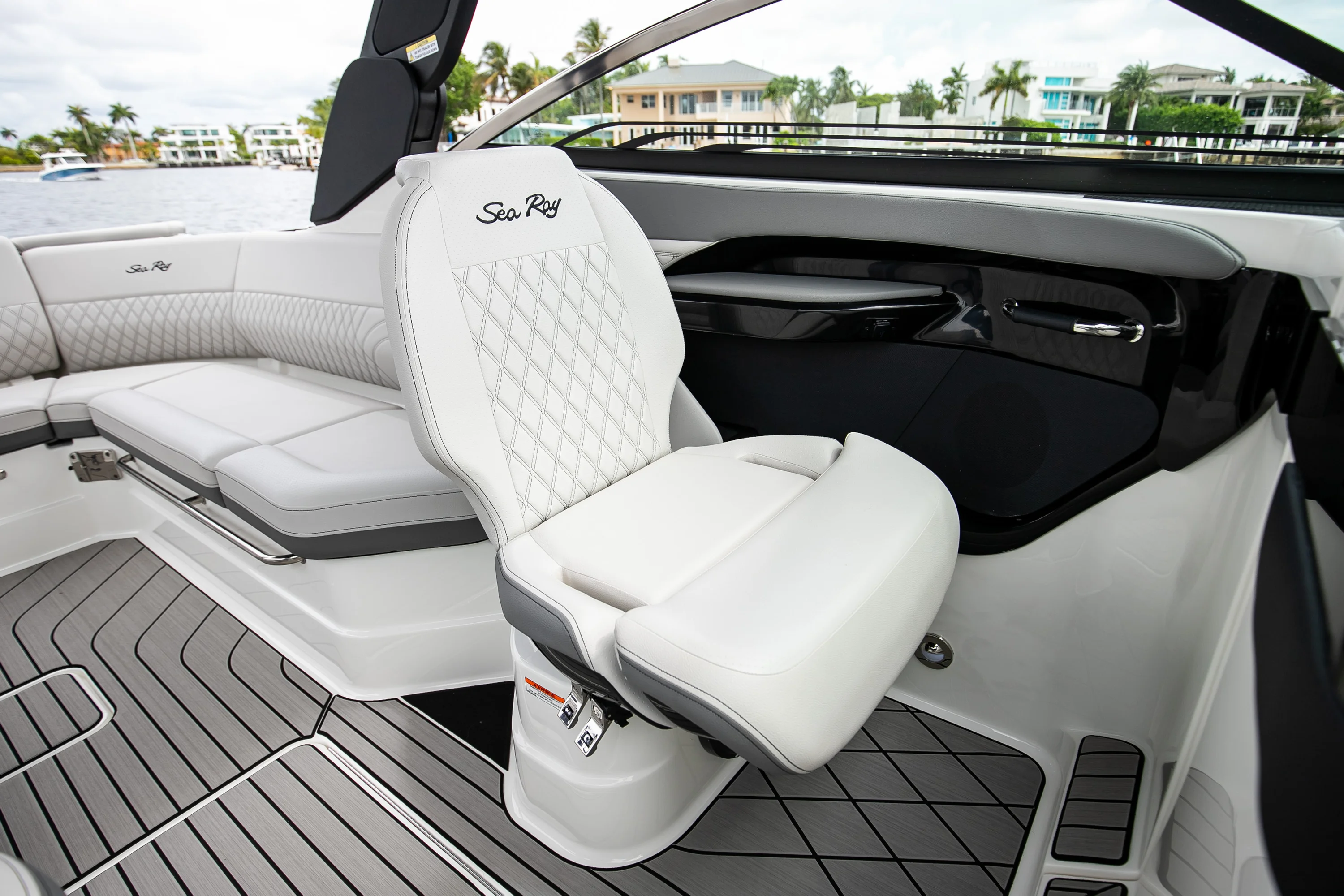 2026 Sea Ray SLX 280 Outboard Image Thumbnail #41
