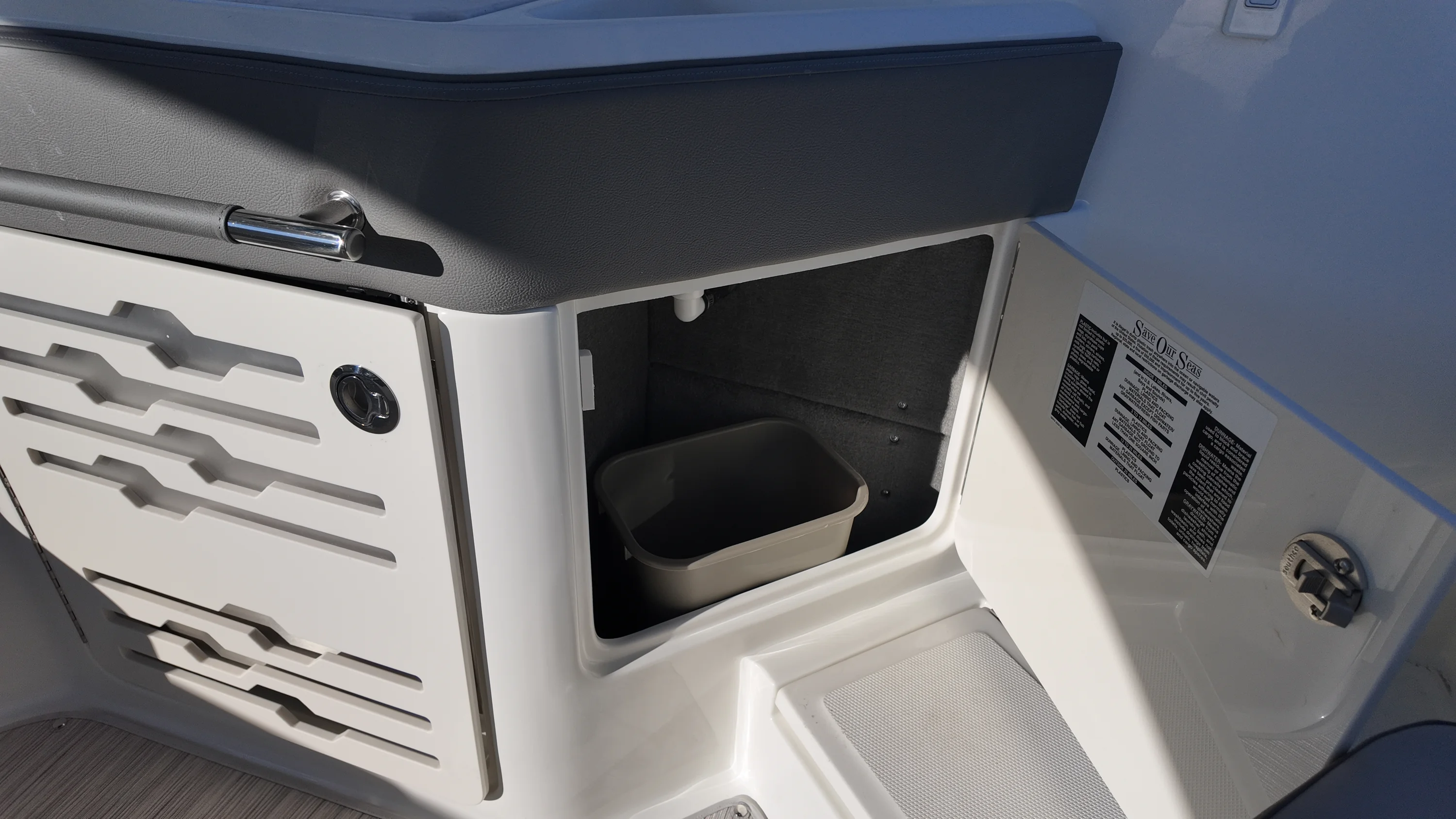 2026 Sea Ray SLX 310 Outboard Image Thumbnail #13