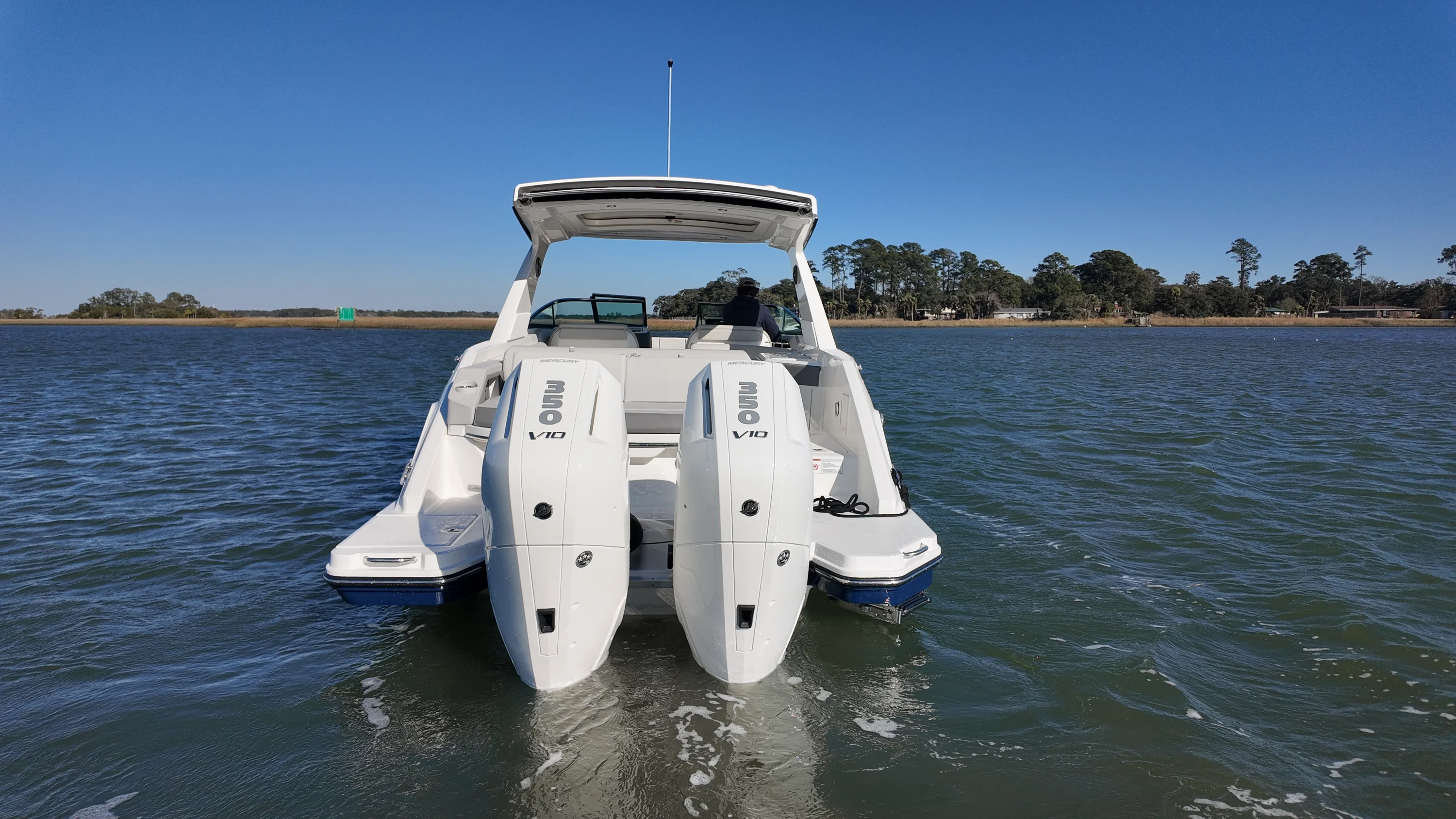 2026 Sea Ray SLX 310 Outboard Image Thumbnail #3