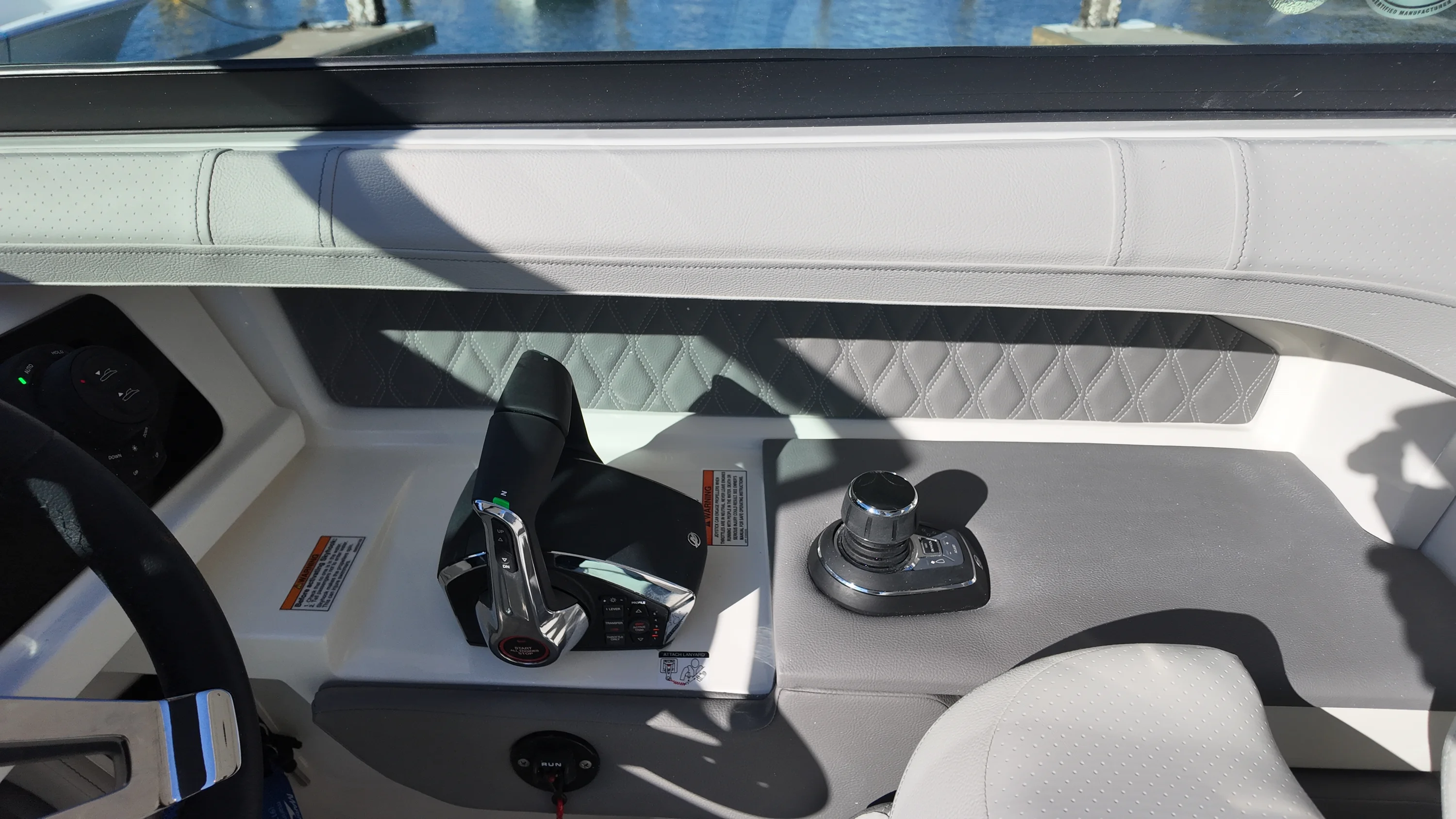 2026 Sea Ray SLX 310 Outboard Image Thumbnail #23