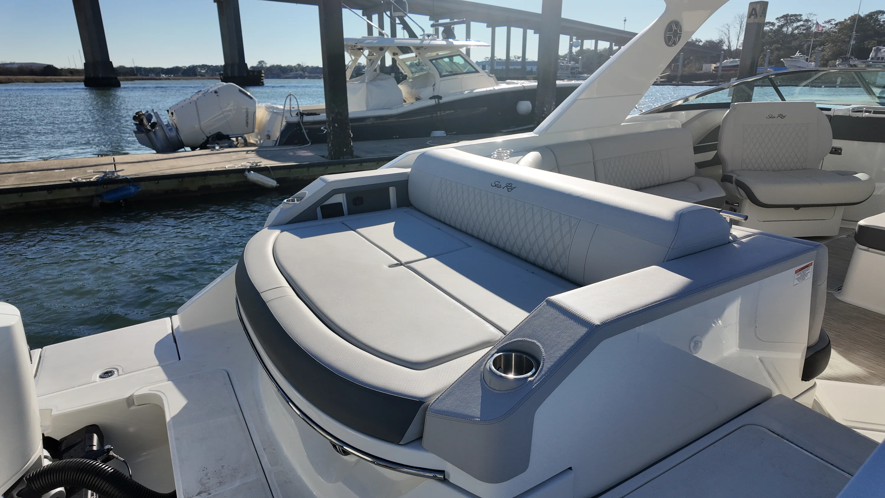 2026 Sea Ray SLX 310 Outboard Image Thumbnail #6