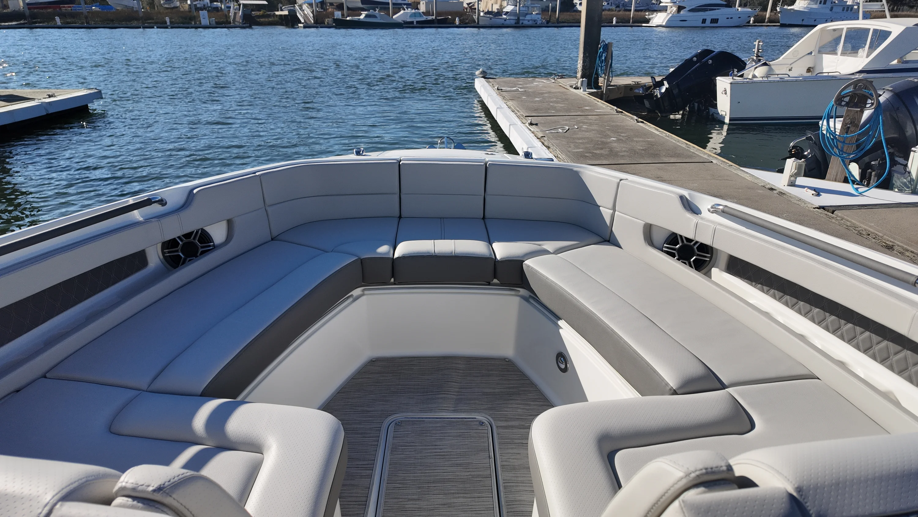 2026 Sea Ray SLX 310 Outboard Image Thumbnail #26