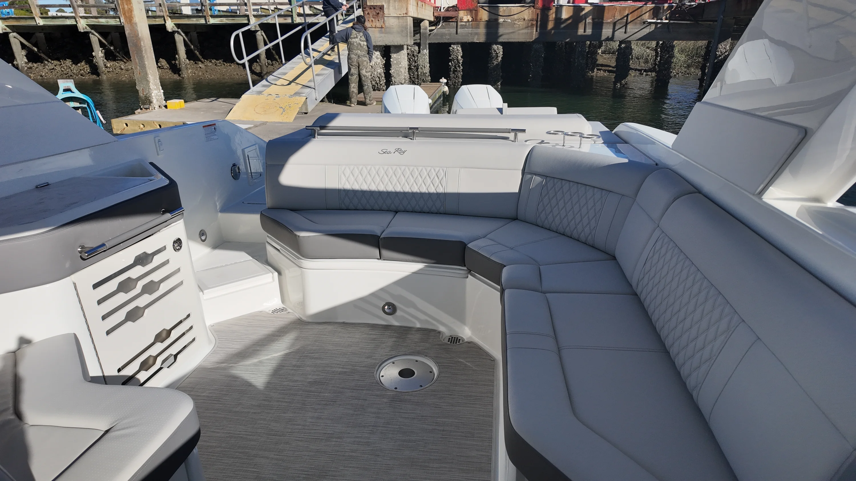 2026 Sea Ray SLX 310 Outboard Image Thumbnail #15