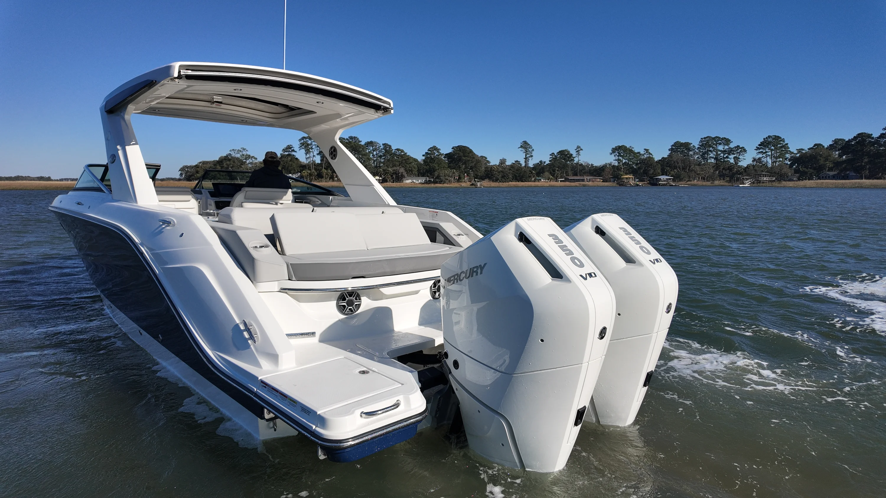 2026 Sea Ray SLX 310 Outboard Image Thumbnail #4