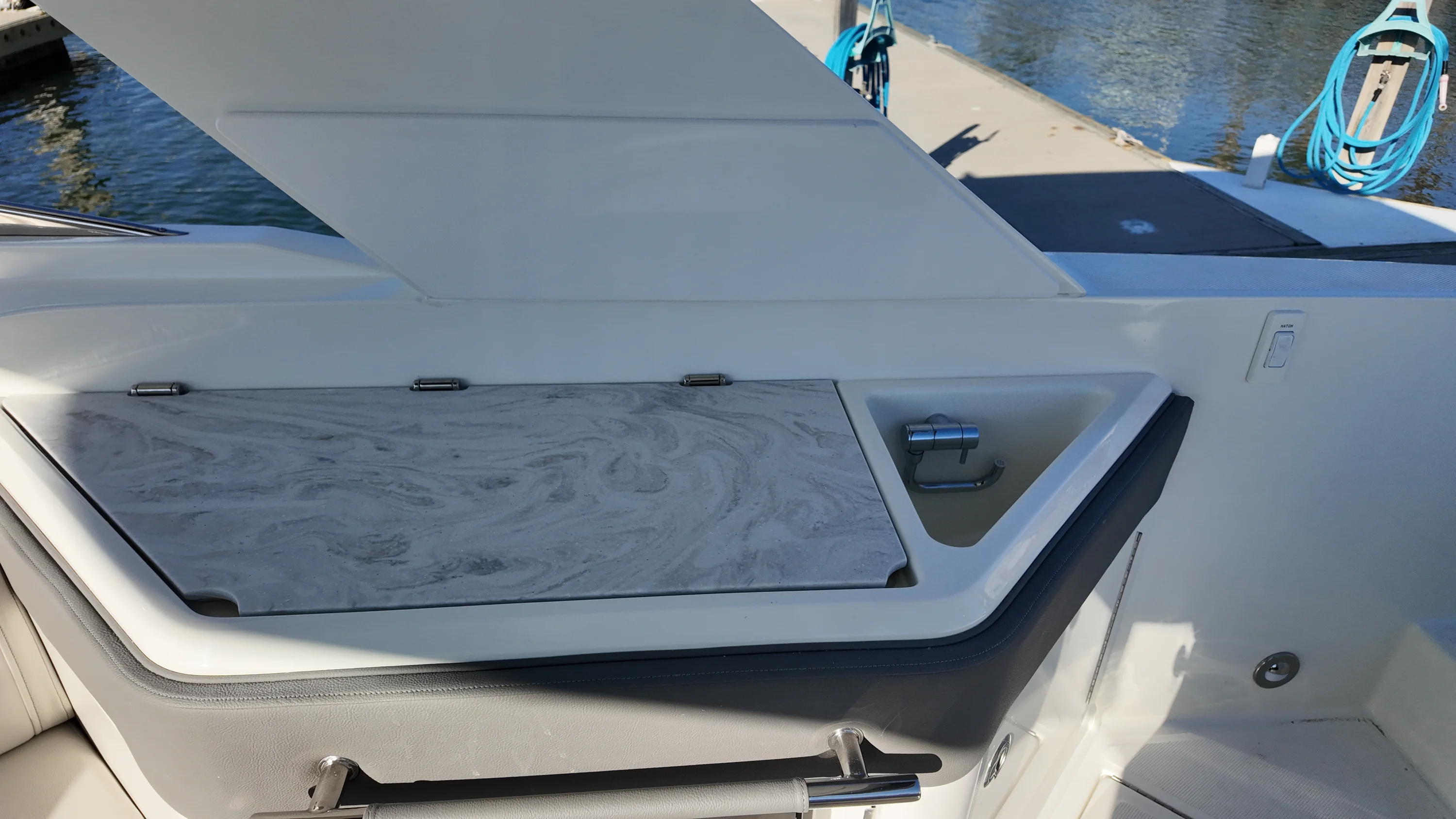 2026 Sea Ray SLX 310 Outboard Image Thumbnail #14