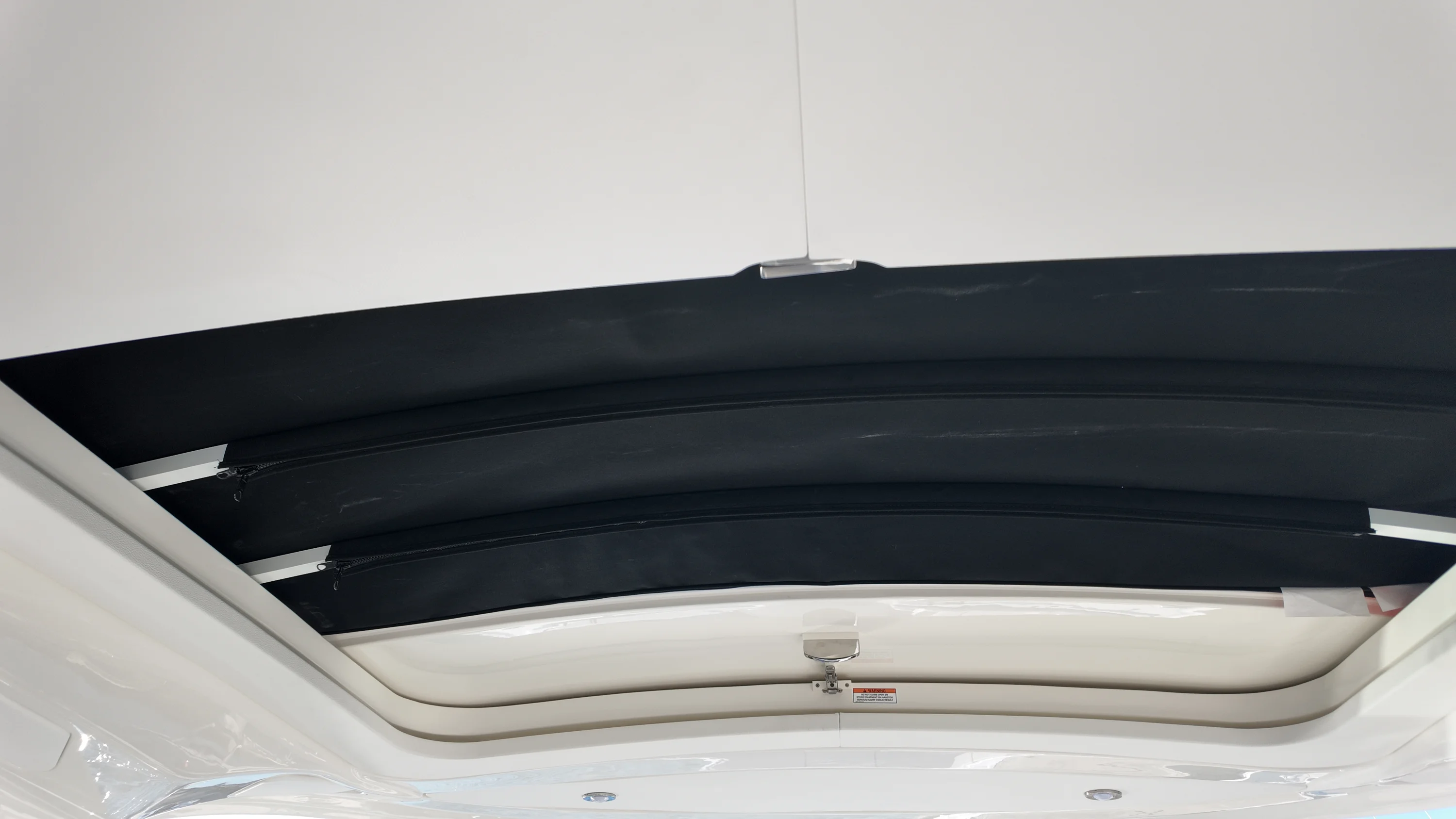 2026 Sea Ray SLX 310 Outboard Image Thumbnail #9