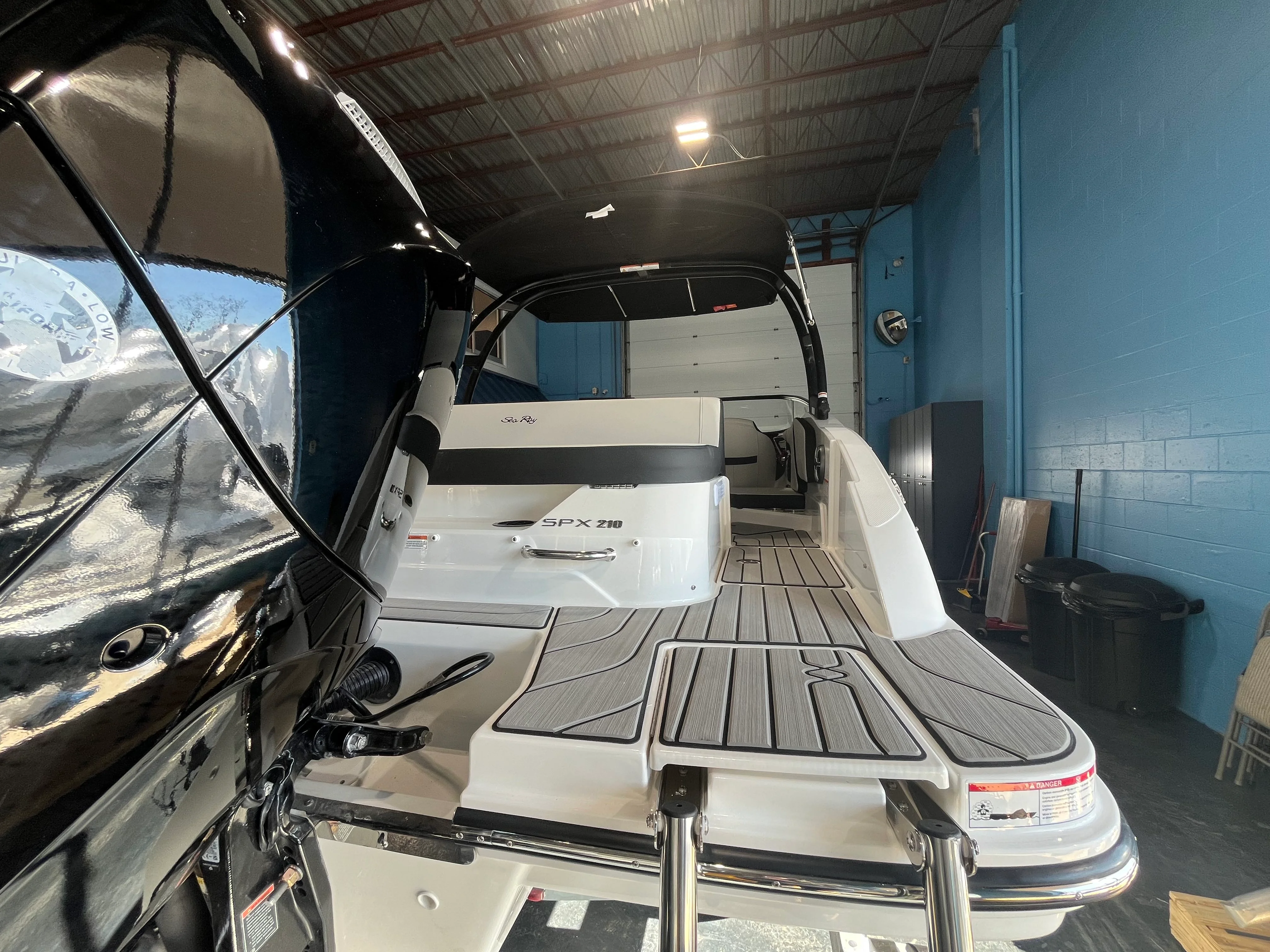 2026 Sea Ray SPX 210 Outboard Image Thumbnail #12