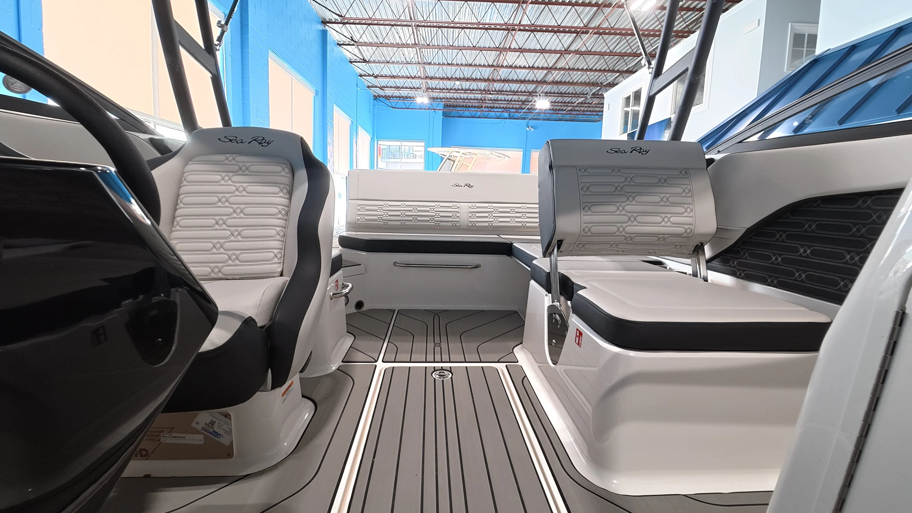 2026 Sea Ray SPX 210 Outboard Image Thumbnail #45