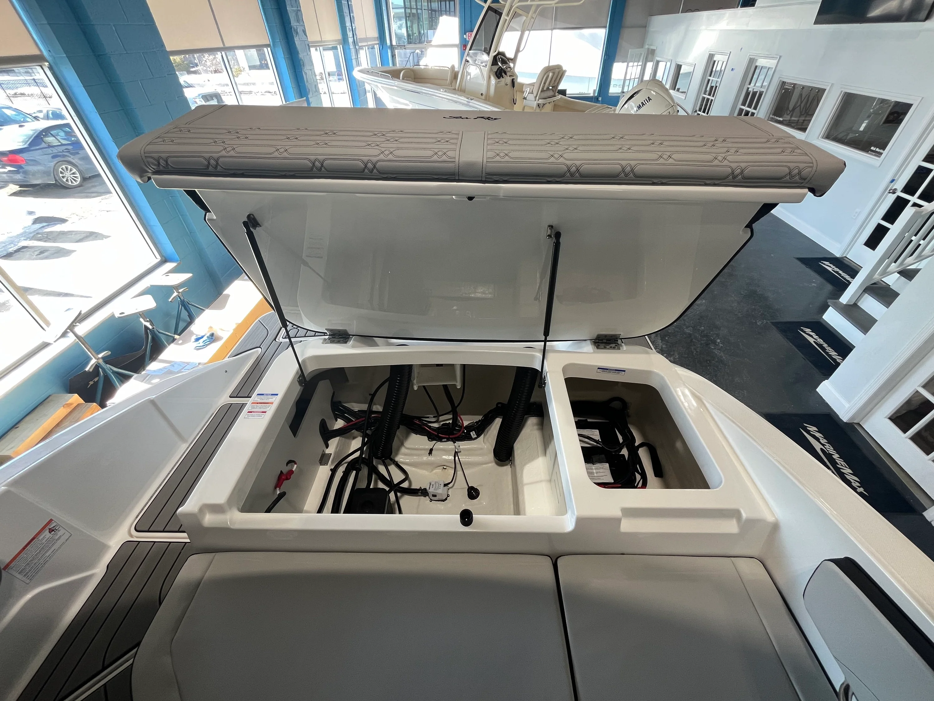 2026 Sea Ray SPX 210 Outboard Image Thumbnail #14