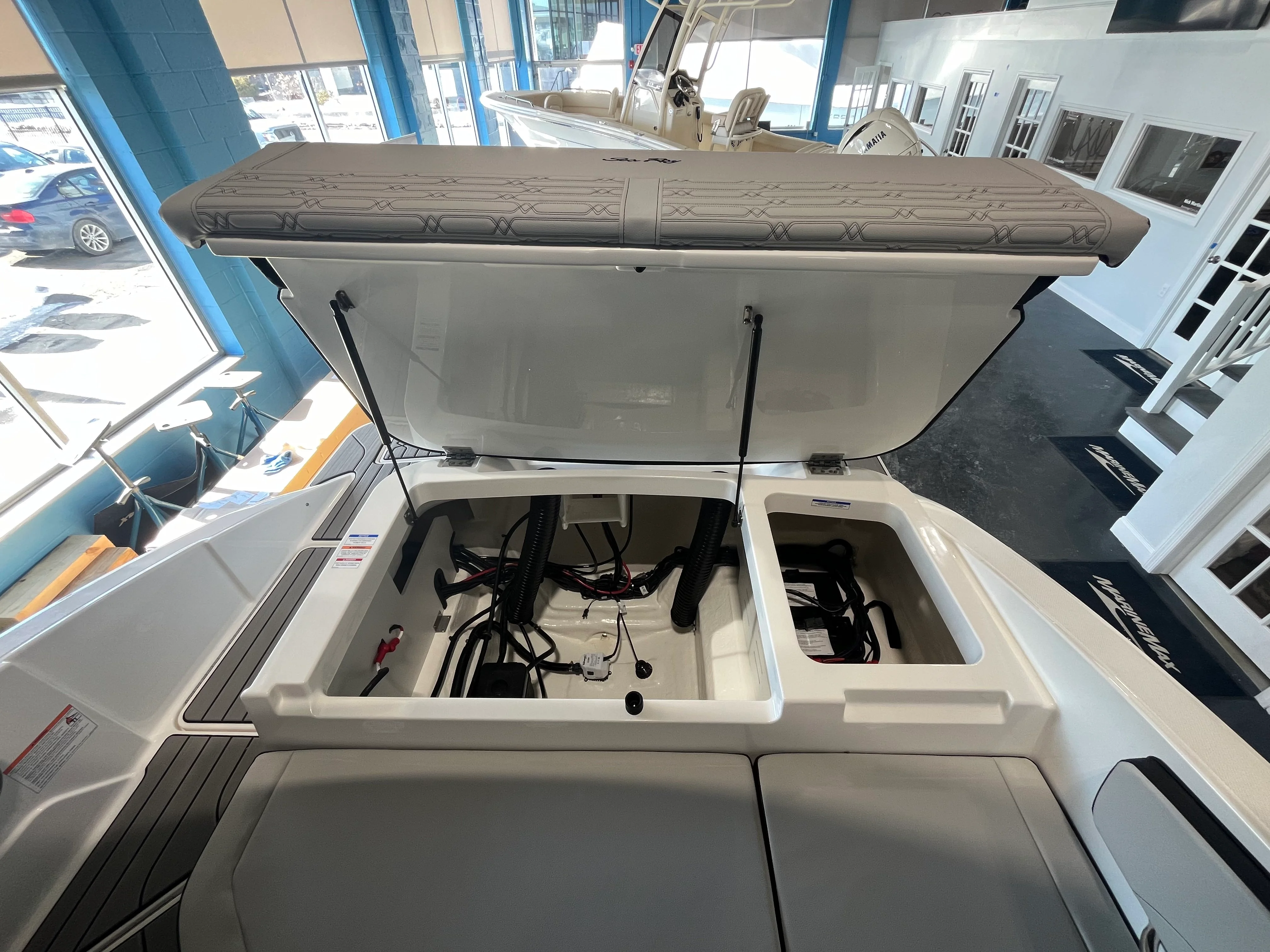 2026 Sea Ray SPX 210 Outboard Image Thumbnail #14