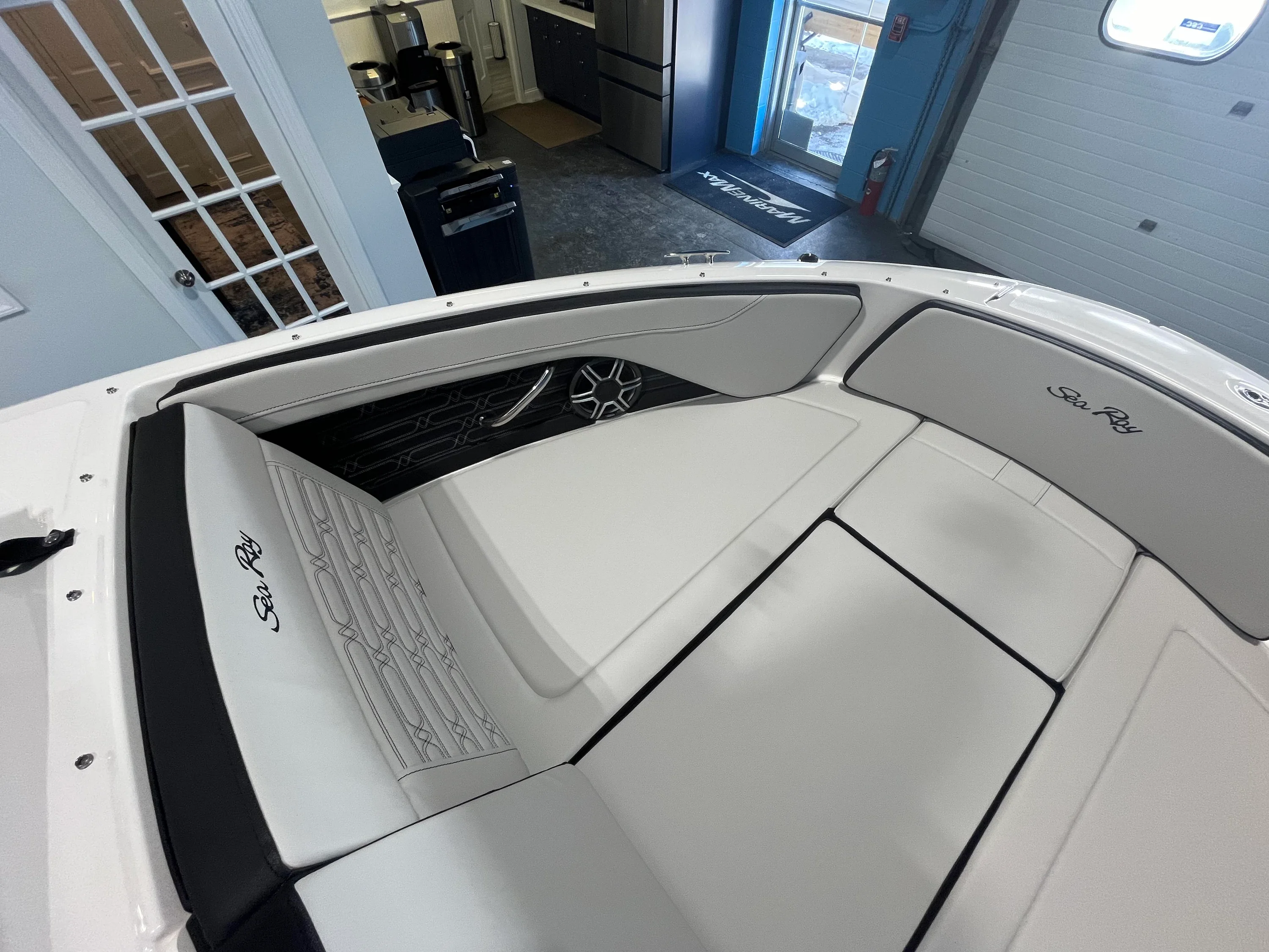 2026 Sea Ray SPX 210 Outboard Image Thumbnail #60