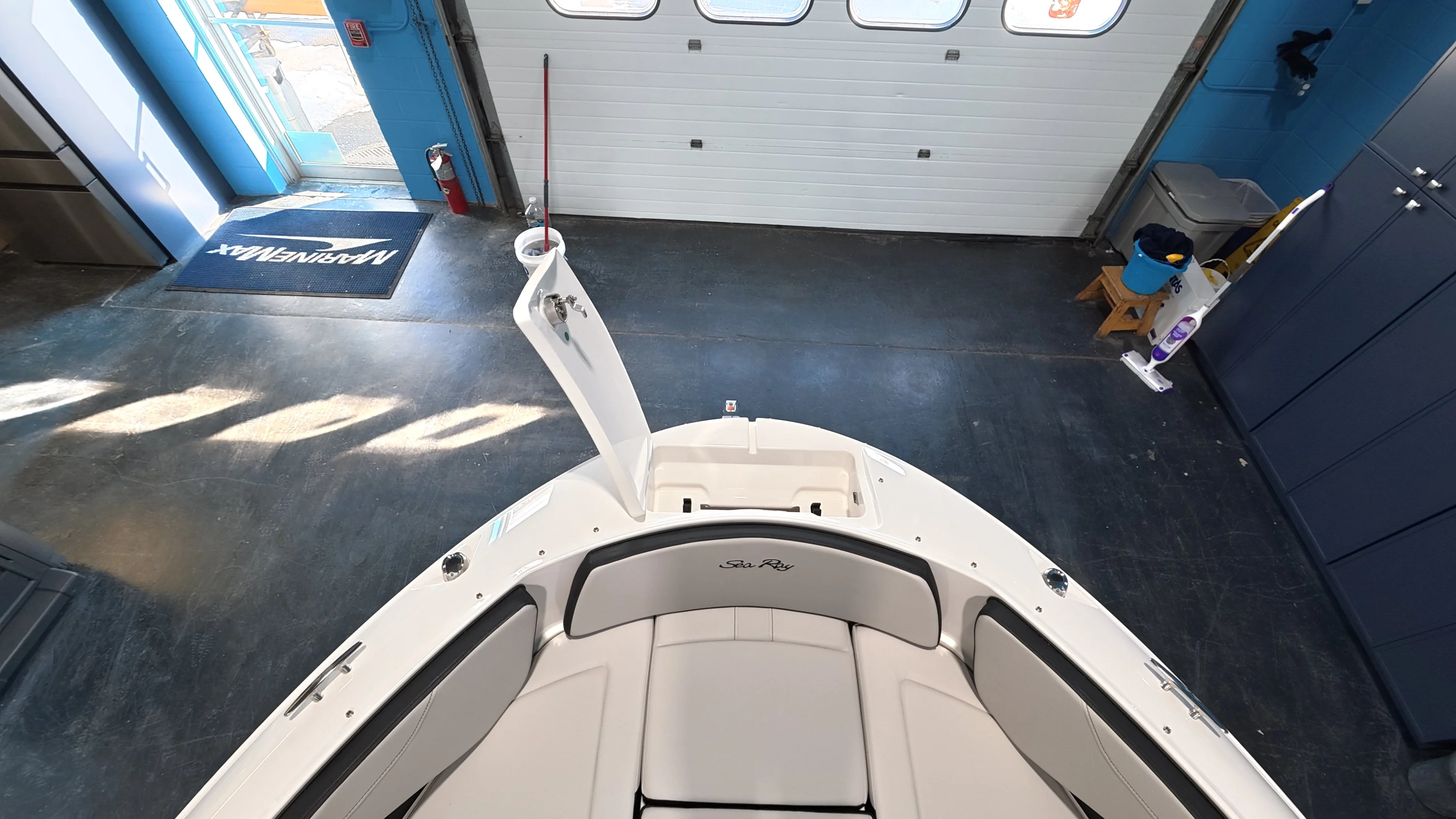 2026 Sea Ray SPX 210 Outboard Image Thumbnail #58