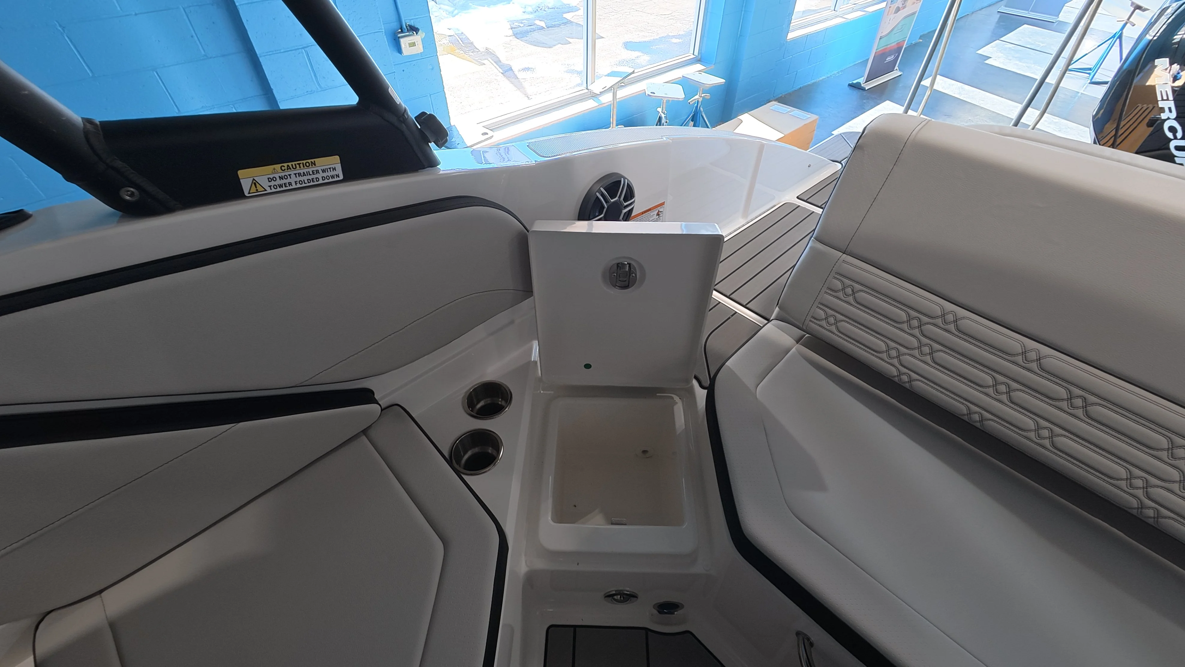 2026 Sea Ray SPX 210 Outboard Image Thumbnail #28