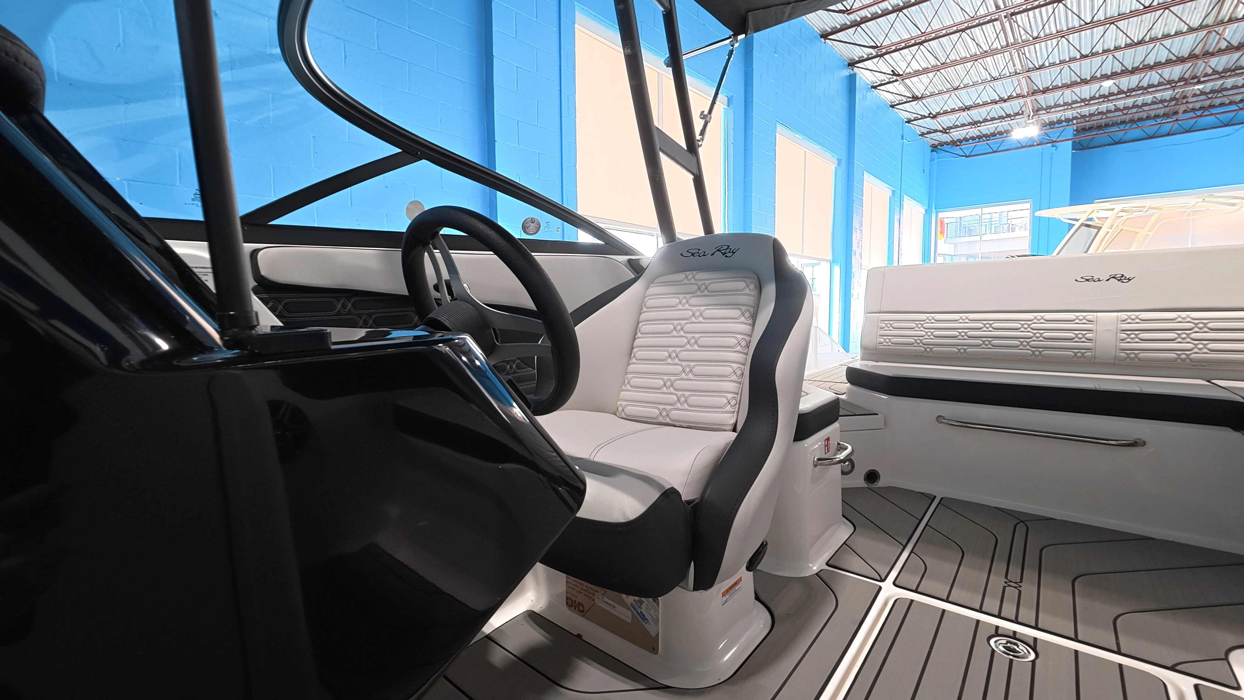 2026 Sea Ray SPX 210 Outboard Image Thumbnail #38