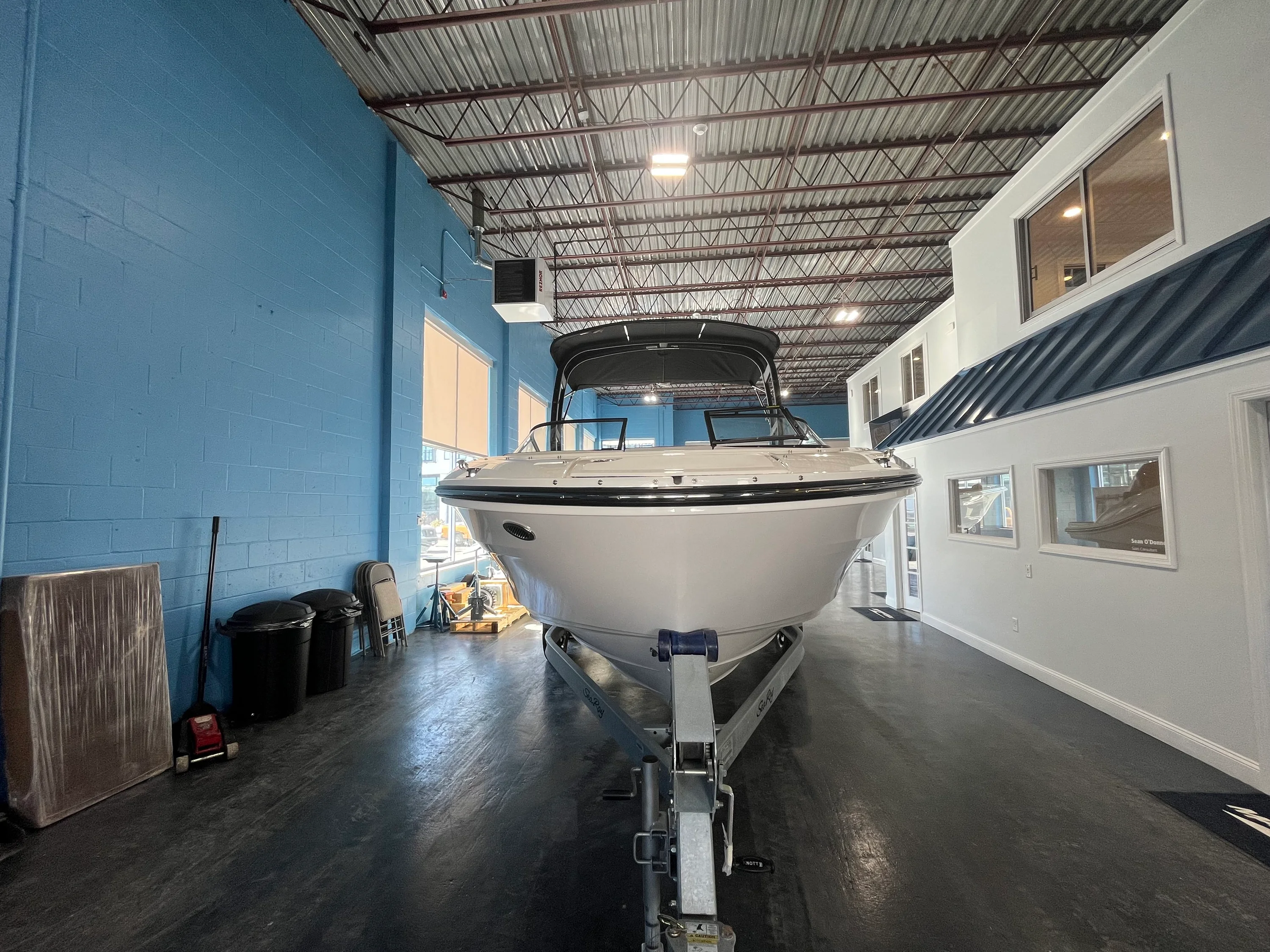 2026 Sea Ray SPX 210 Outboard Image Thumbnail #2