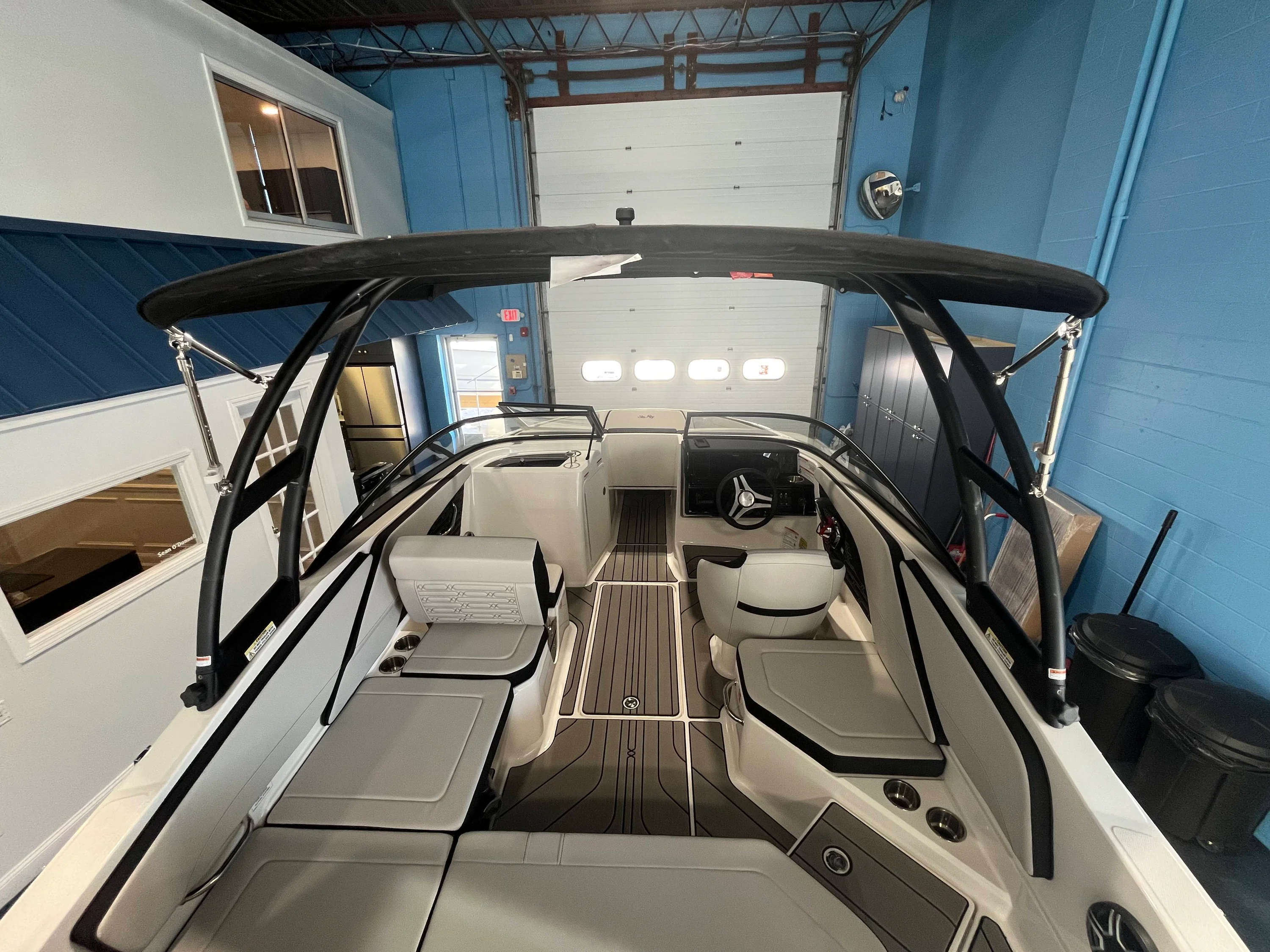 2026 Sea Ray SPX 210 Outboard Image Thumbnail #35