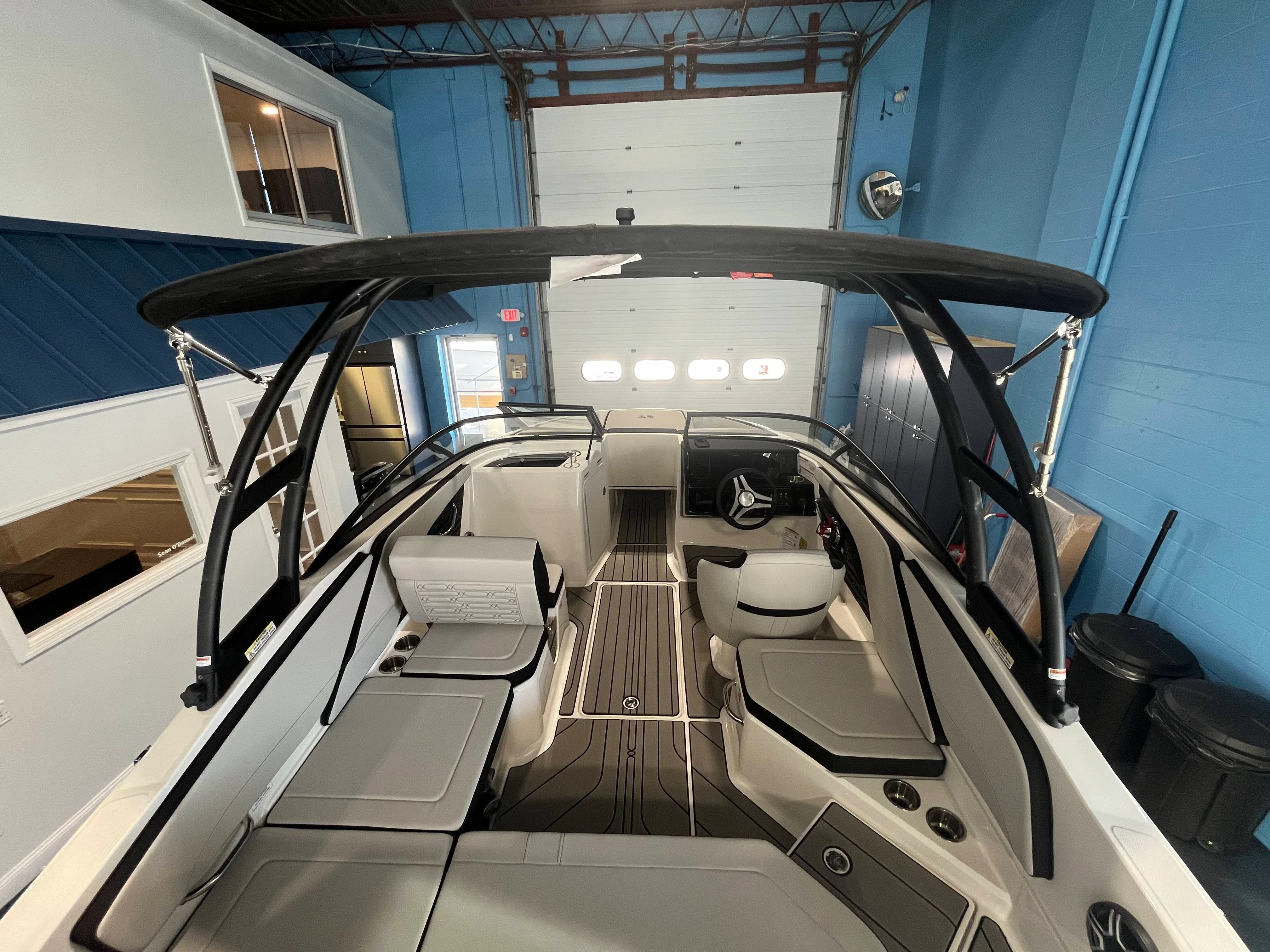 2026 Sea Ray SPX 210 Outboard Image Thumbnail #35