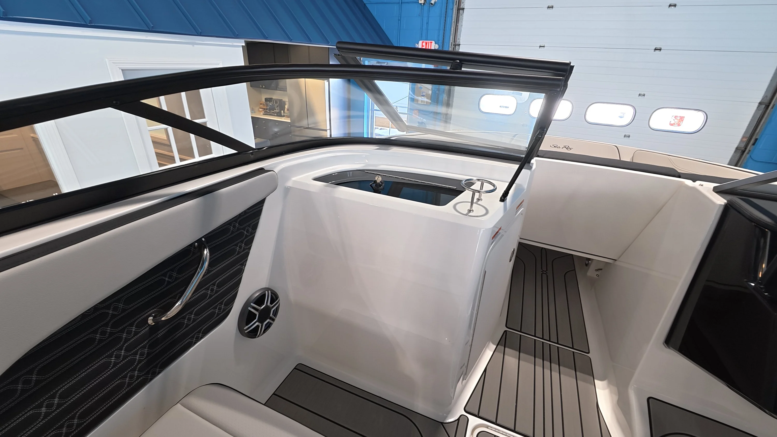 2026 Sea Ray SPX 210 Outboard Image Thumbnail #49