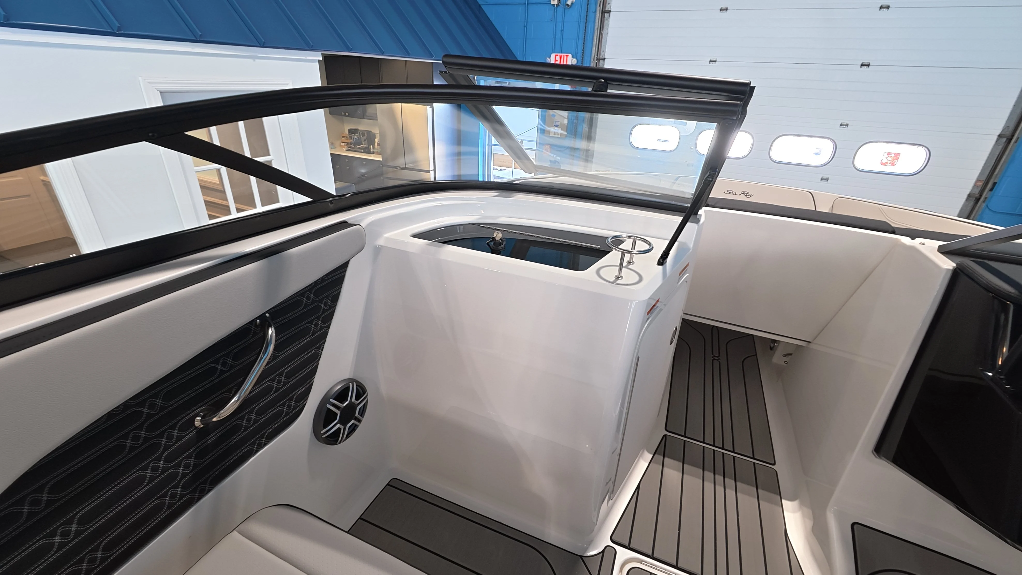 2026 Sea Ray SPX 210 Outboard Image Thumbnail #49