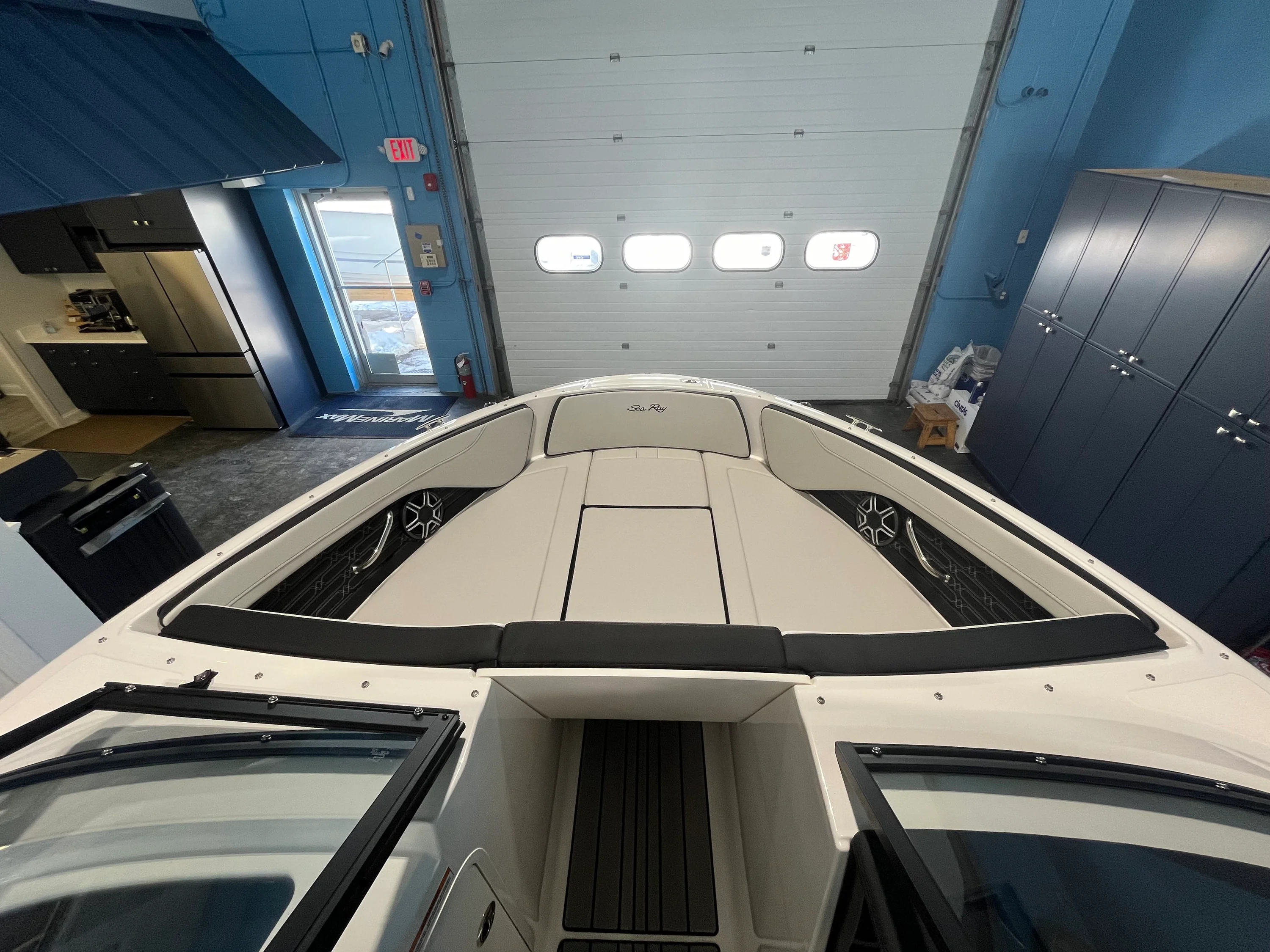 2026 Sea Ray SPX 210 Outboard Image Thumbnail #57