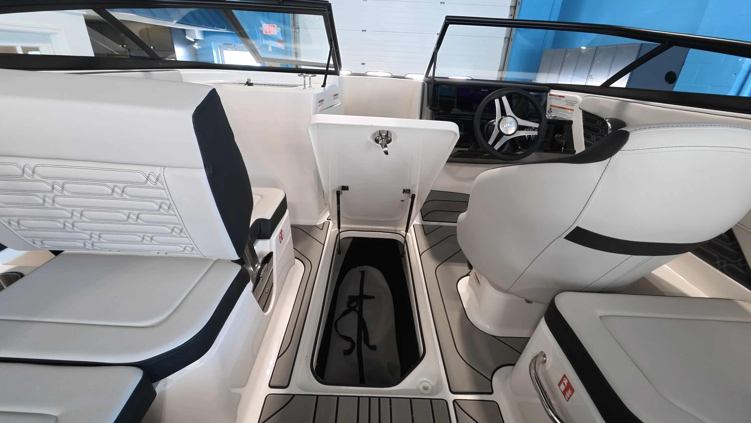 2026 Sea Ray SPX 210 Outboard Image Thumbnail #34