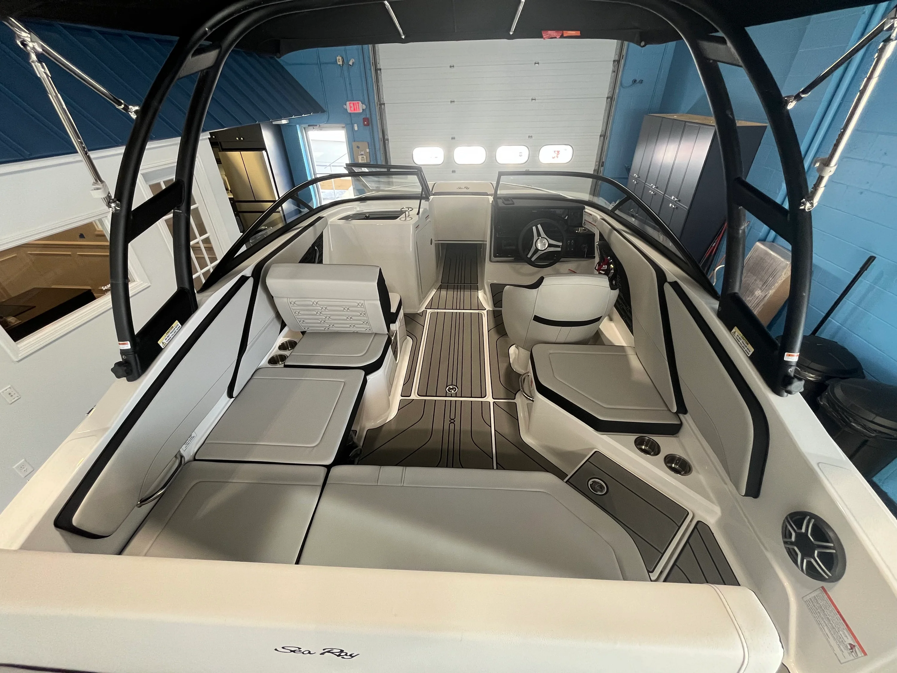 2026 Sea Ray SPX 210 Outboard Image Thumbnail #36