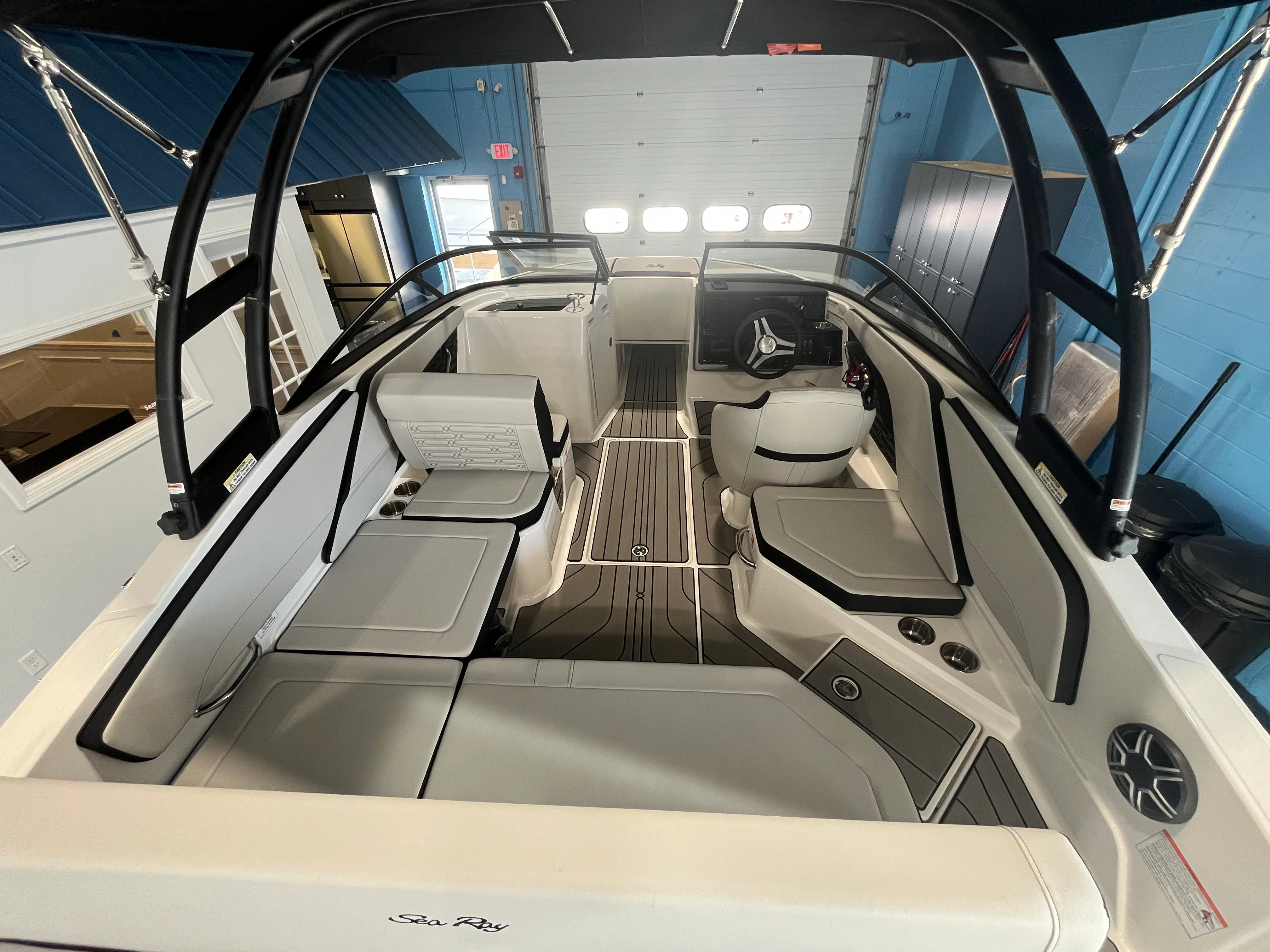 2026 Sea Ray SPX 210 Outboard Image Thumbnail #36