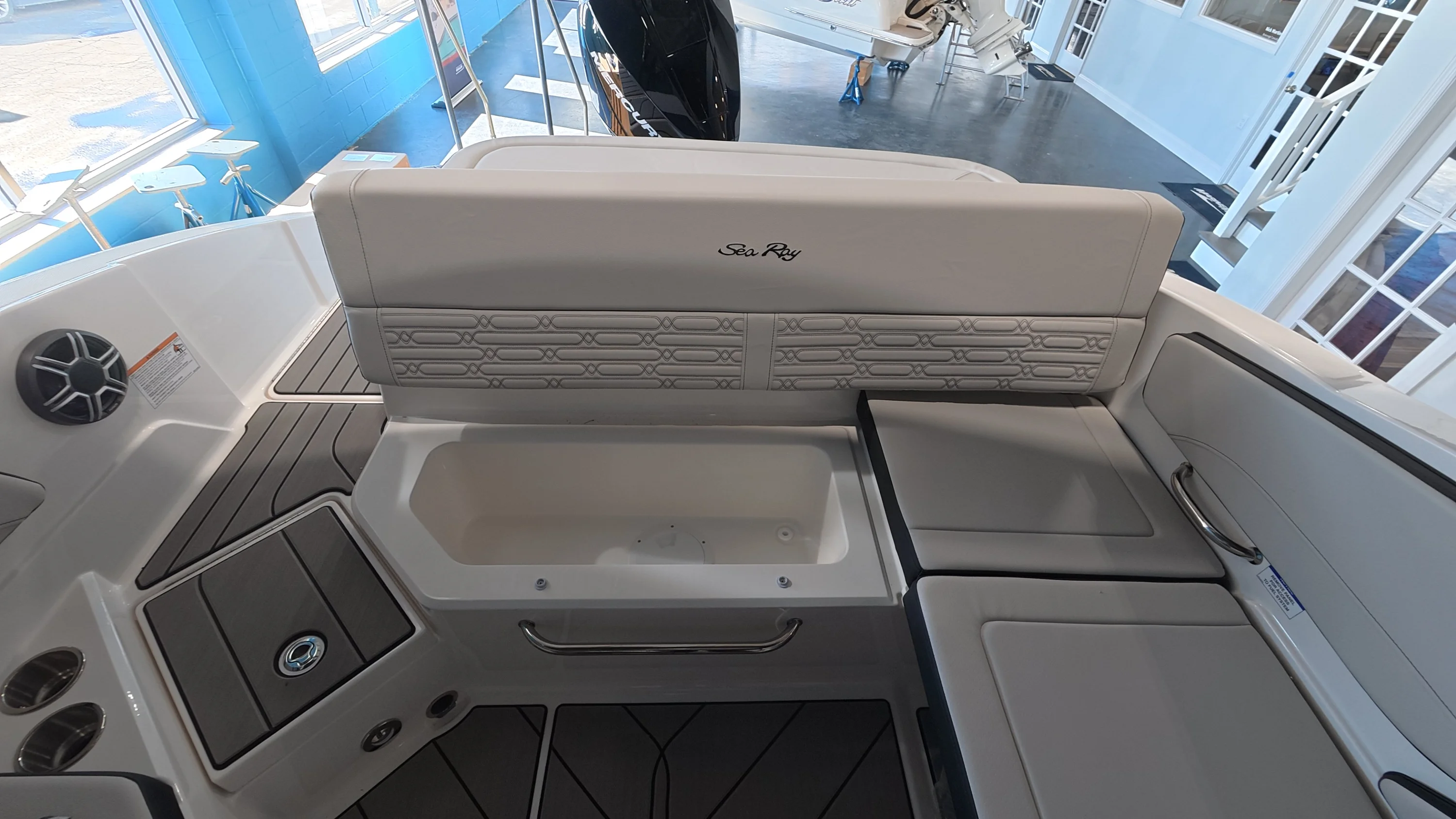 2026 Sea Ray SPX 210 Outboard Image Thumbnail #29