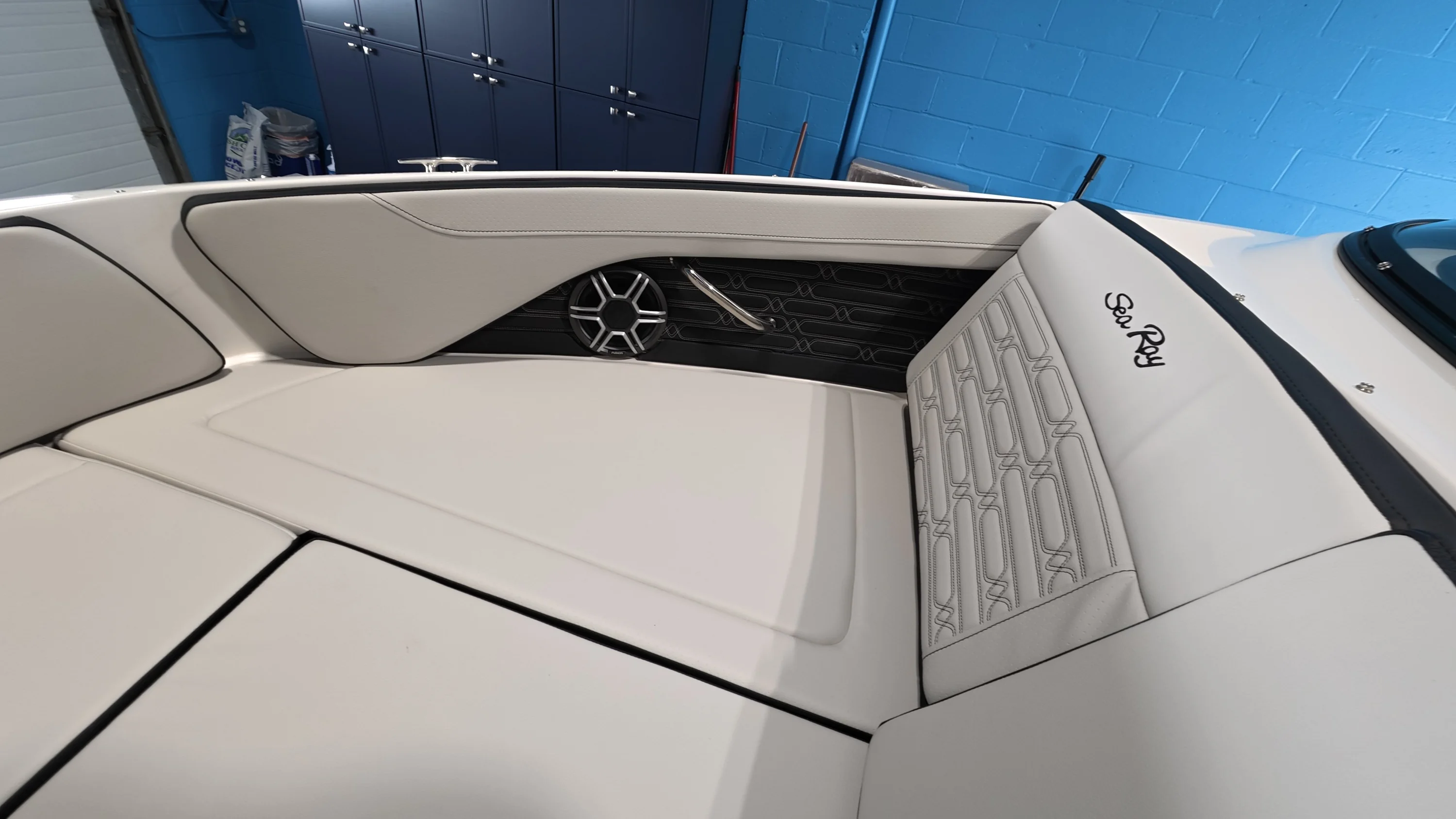 2026 Sea Ray SPX 210 Outboard Image Thumbnail #62