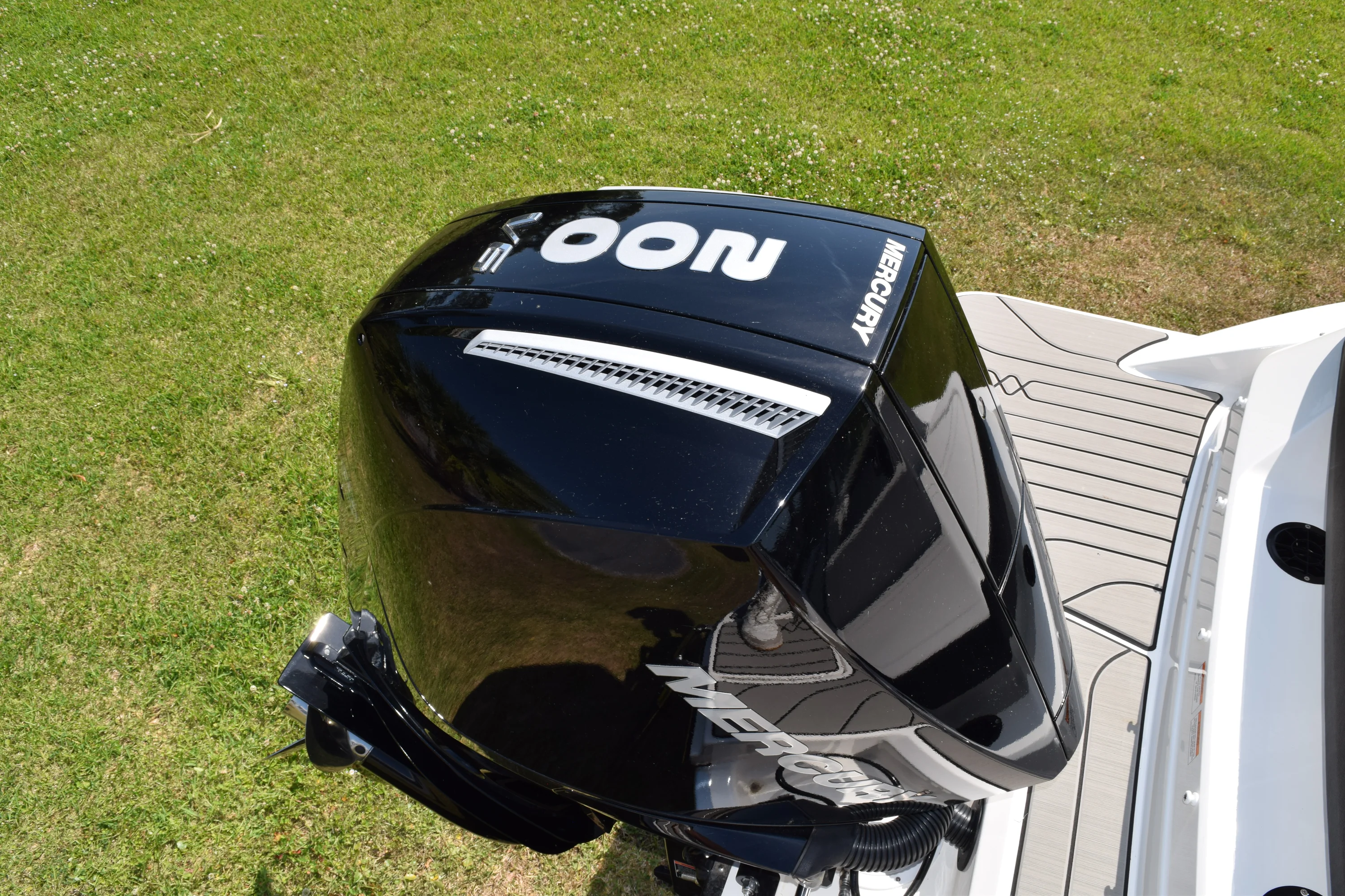2026 Sea Ray SPX 210 Outboard Image Thumbnail #2