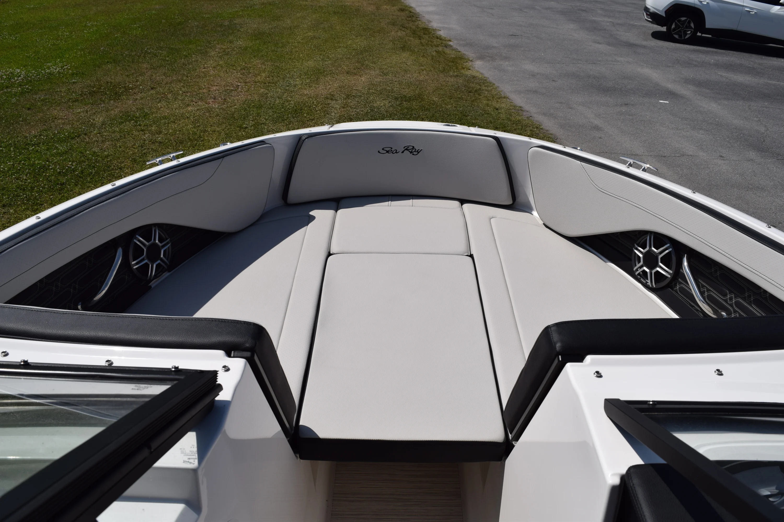 2026 Sea Ray SPX 210 Outboard Image Thumbnail #20