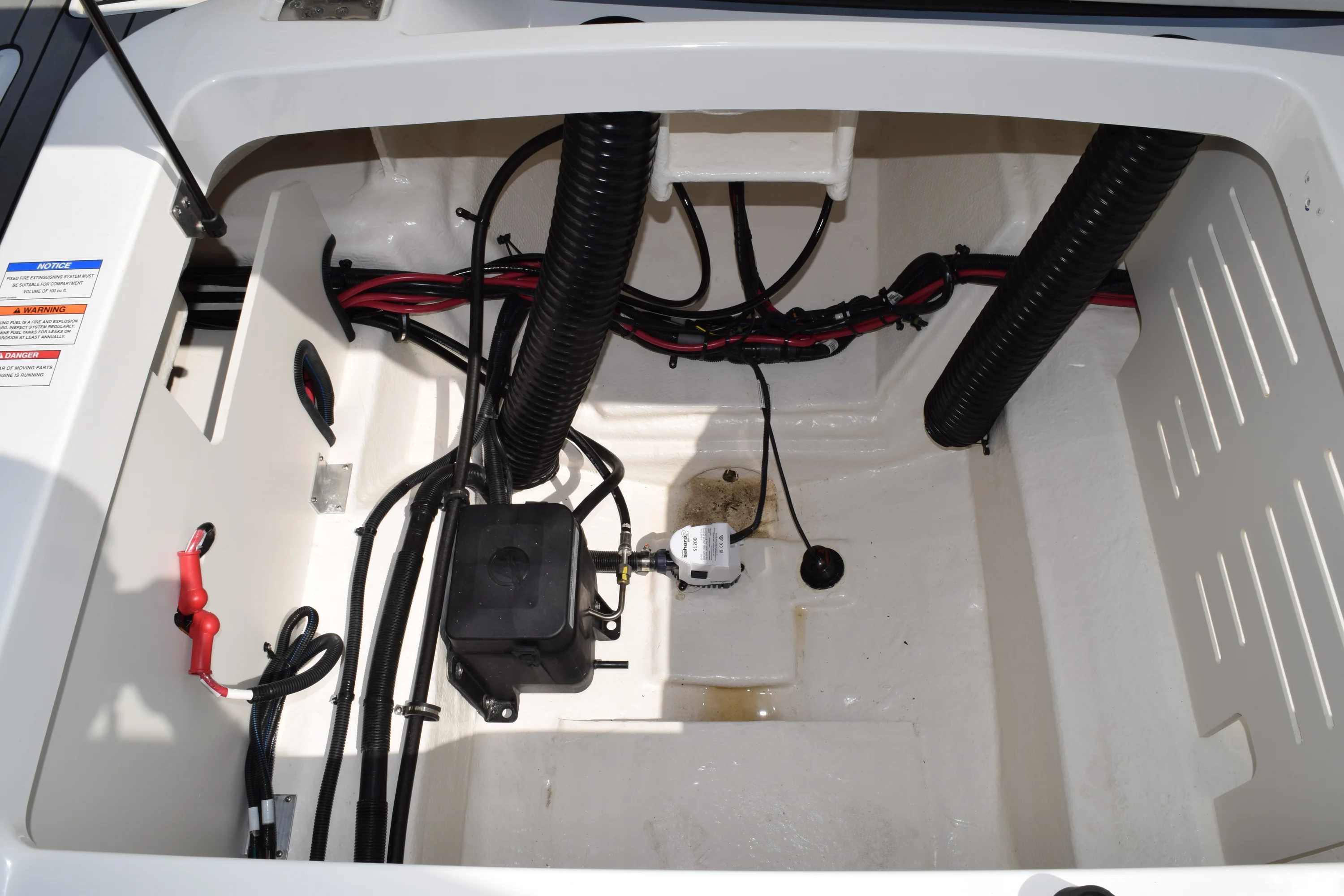 2026 Sea Ray SPX 210 Outboard Image Thumbnail #5